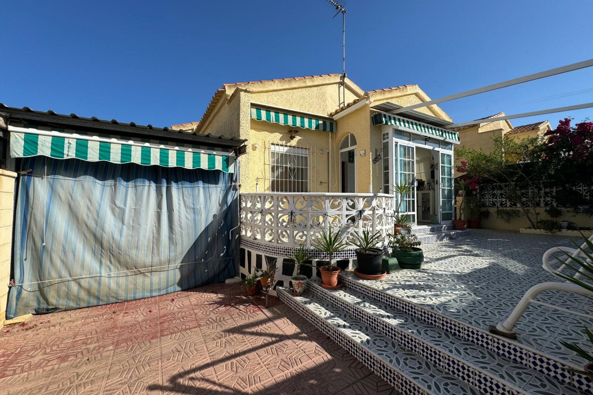 Resale - Detached Villa - La Marina