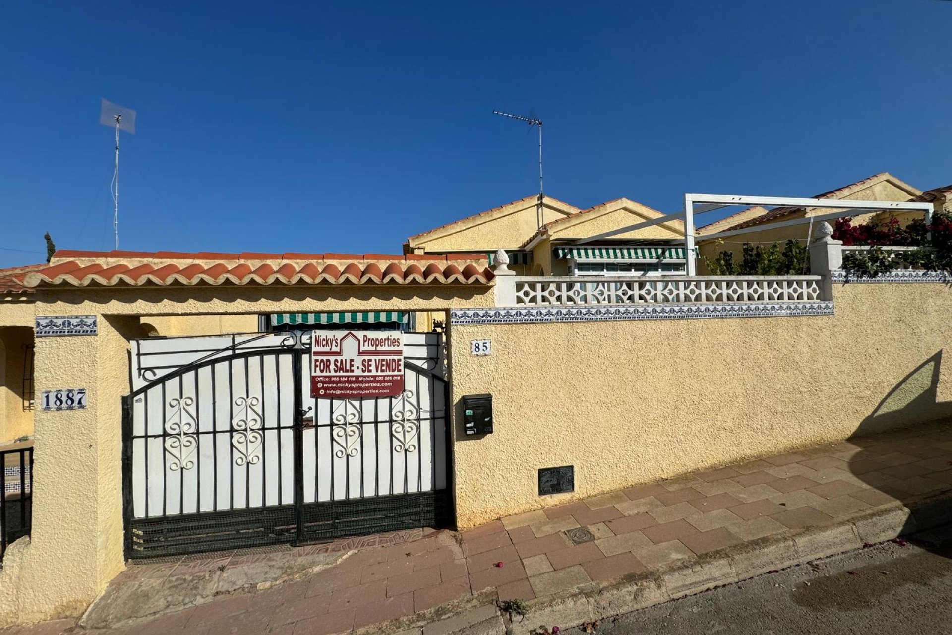 Resale - Detached Villa - La Marina