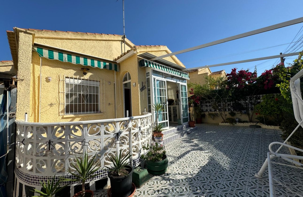 Resale - Detached Villa - La Marina