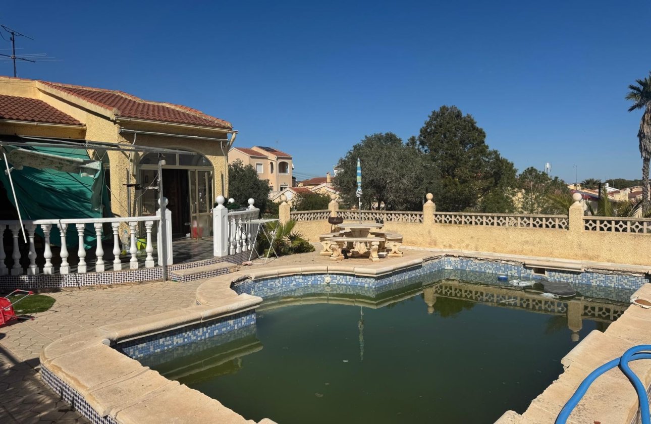 Resale - Detached Villa - La Marina