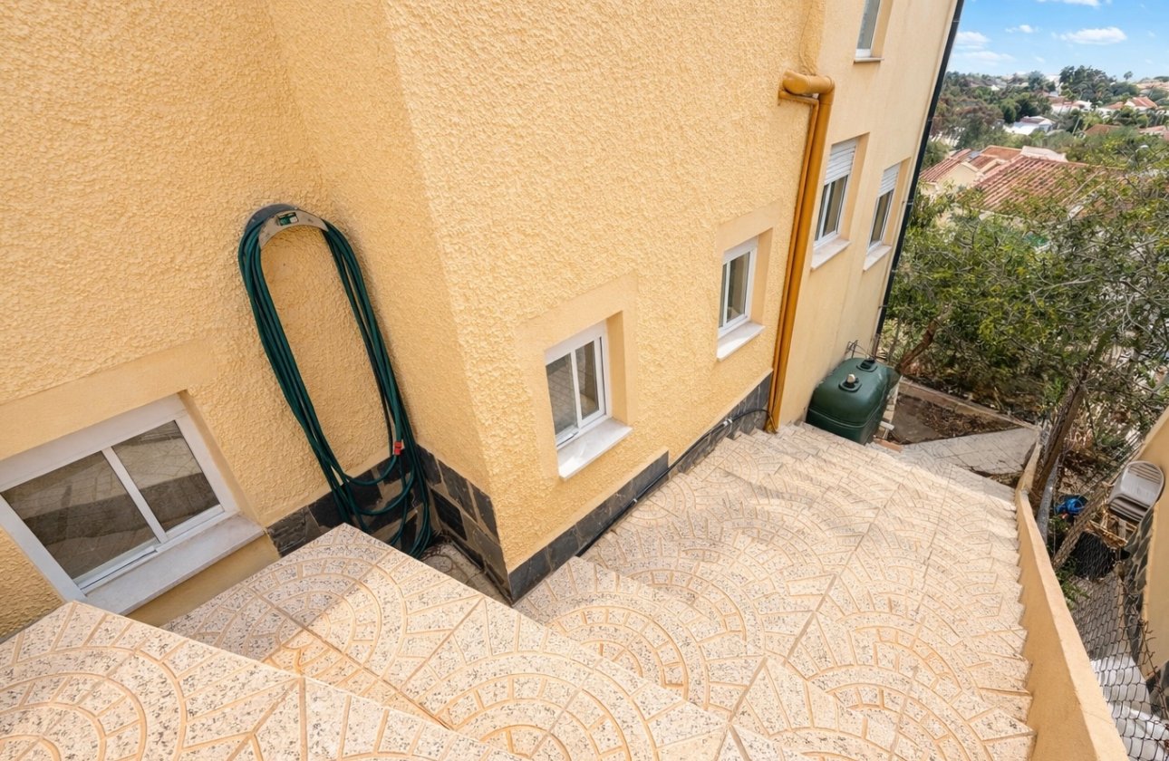 Resale - Detached Villa - La Marina