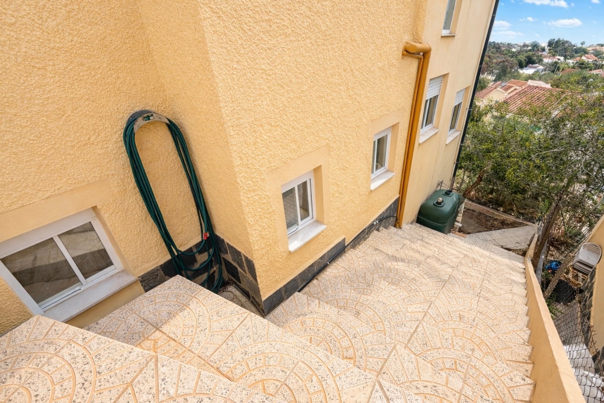 Resale - Detached Villa - La Marina