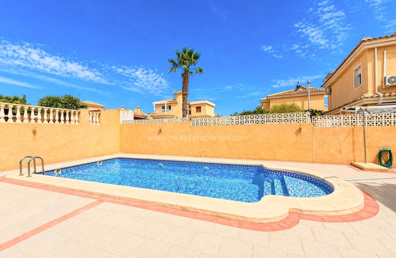 Resale - Detached Villa - La Marina