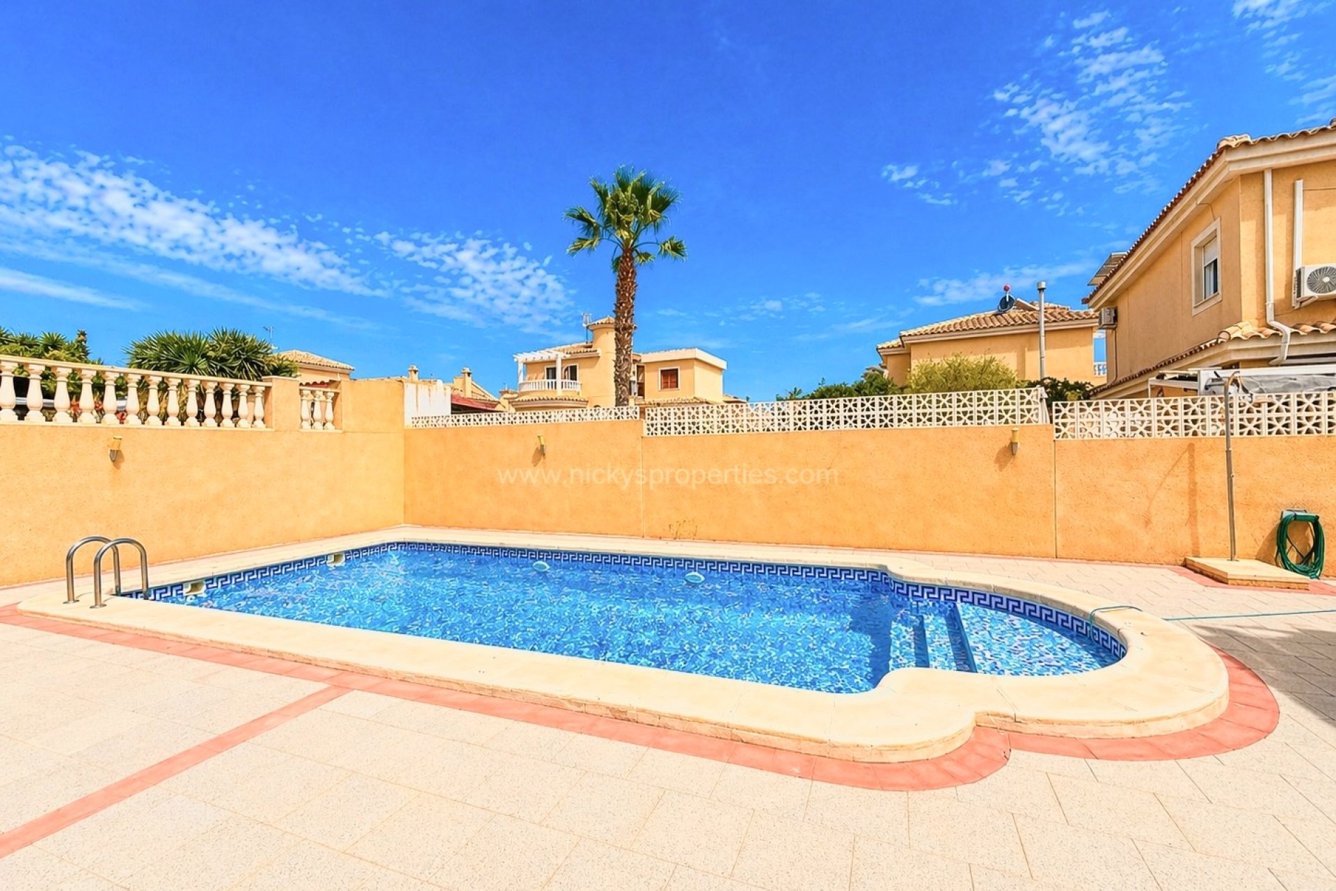 Resale - Detached Villa - La Marina