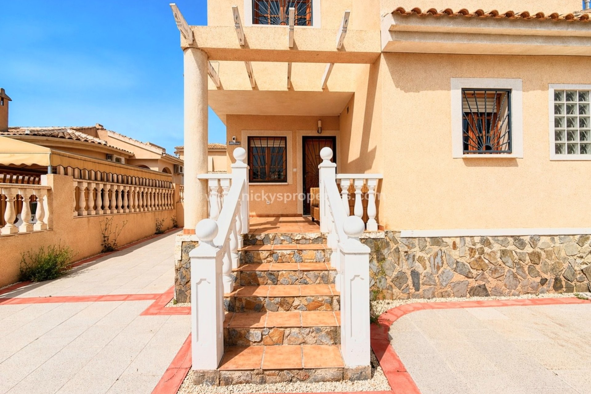 Resale - Detached Villa - La Marina