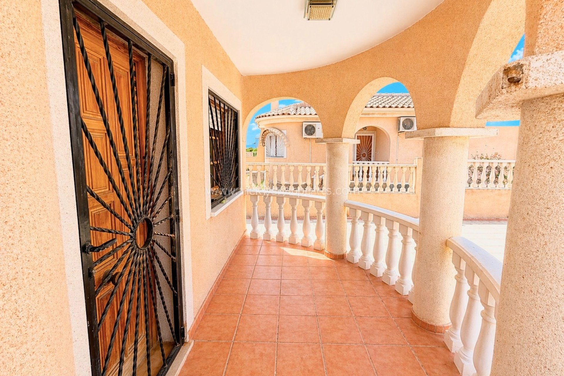 Resale - Detached Villa - La Marina