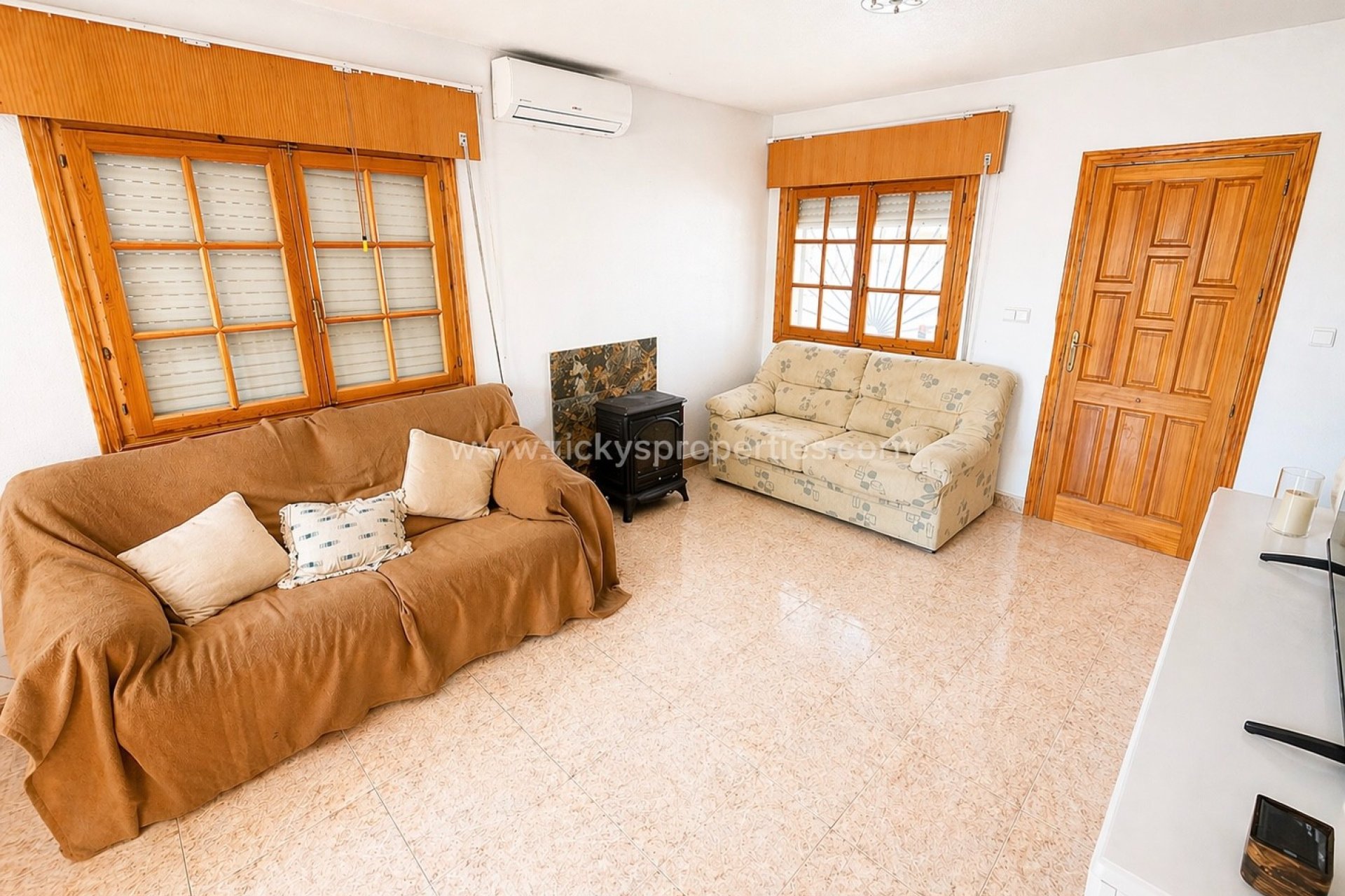 Resale - Detached Villa - La Marina