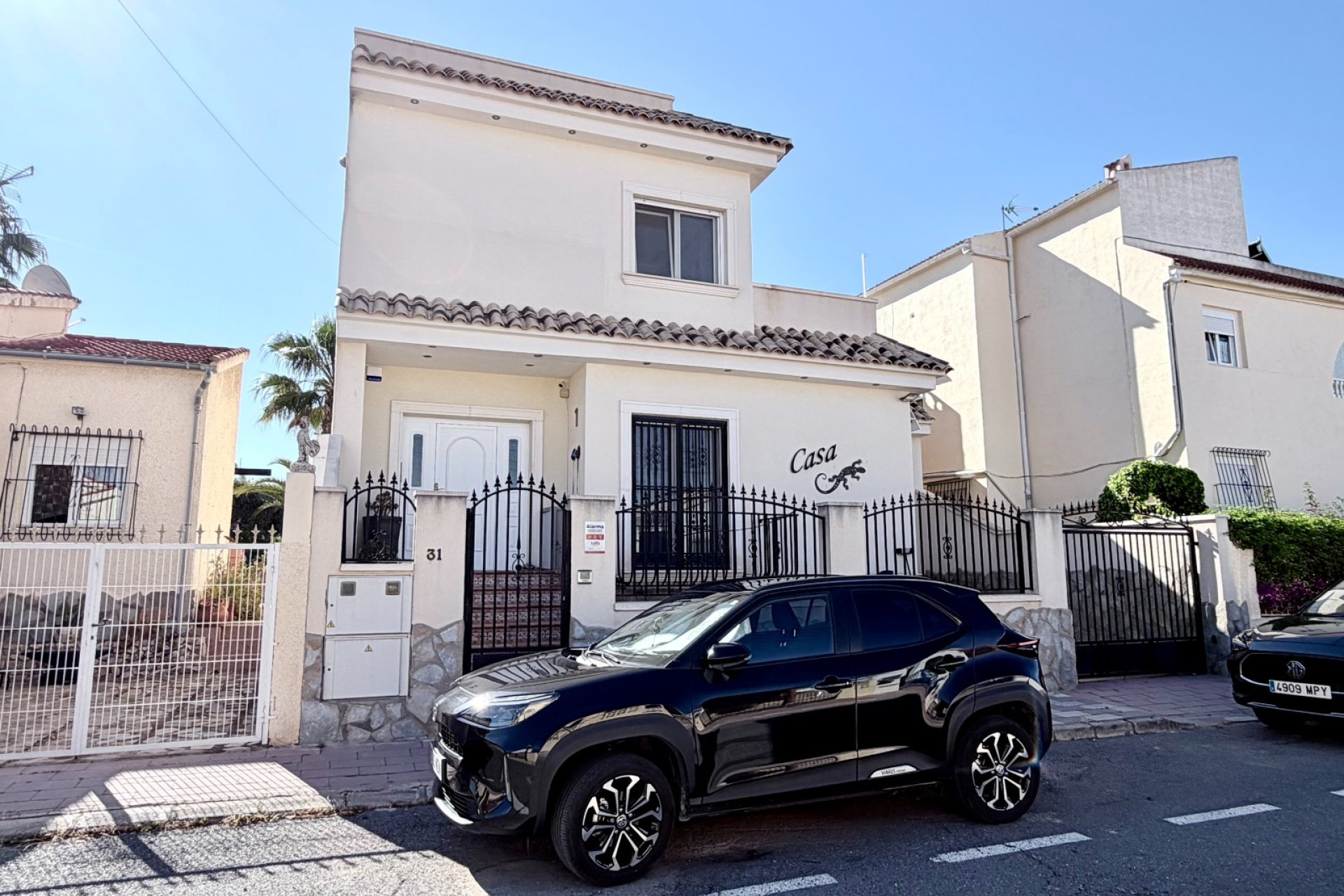 Resale - Detached Villa - La Marina