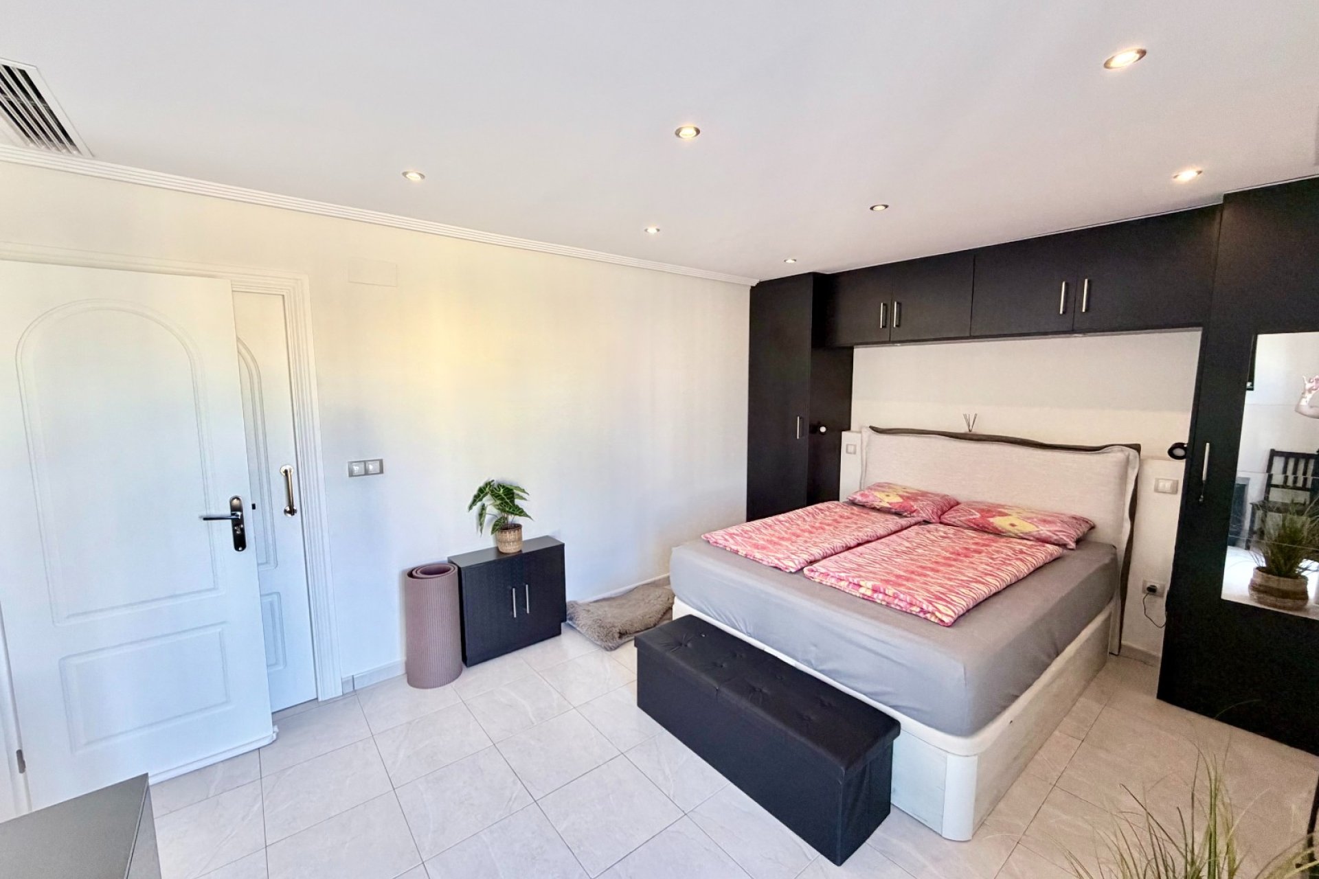 Resale - Detached Villa - La Marina