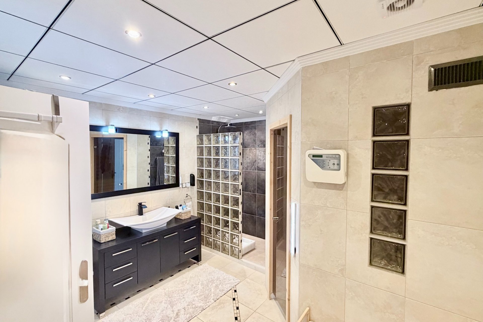 Resale - Detached Villa - La Marina