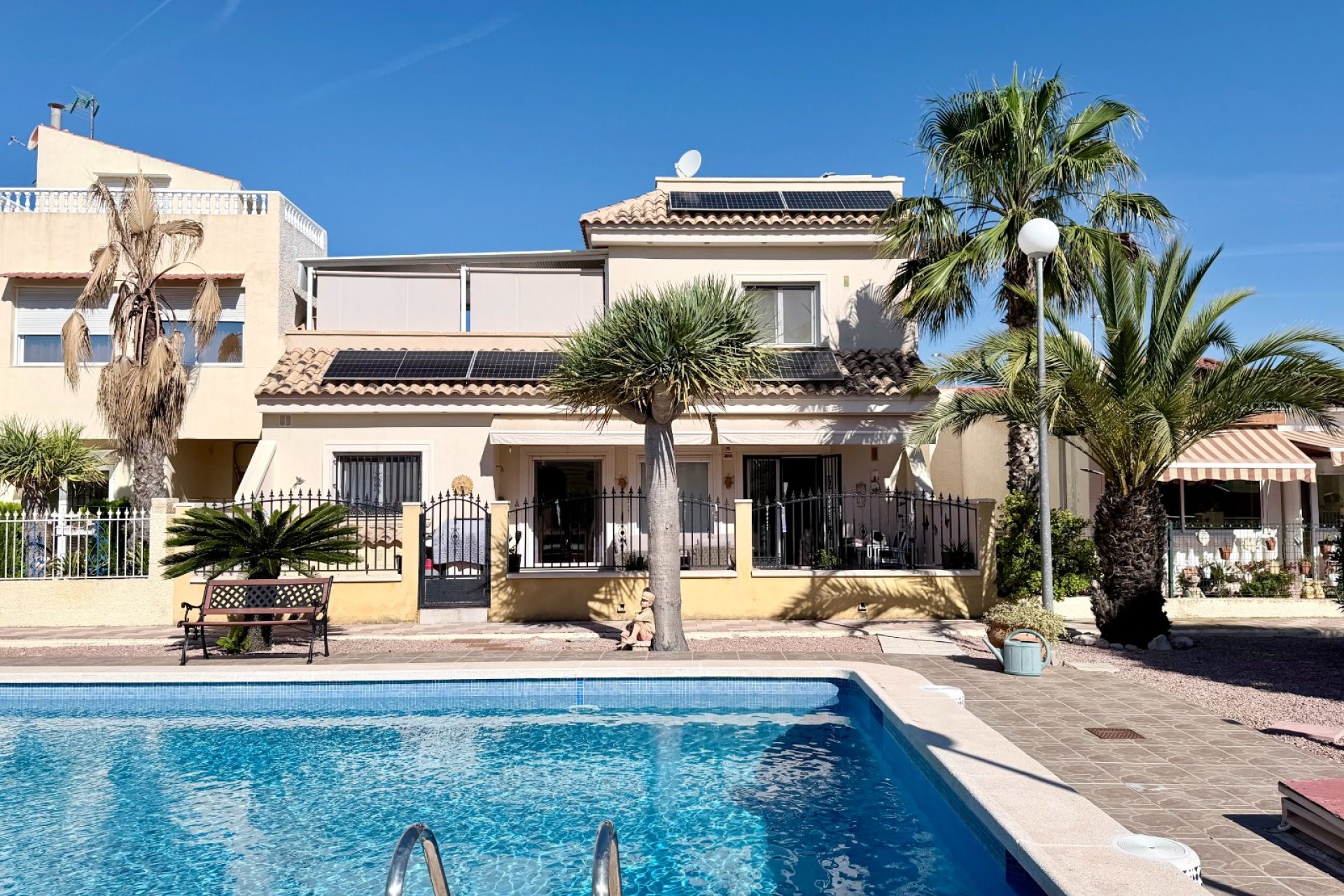 Resale - Detached Villa - La Marina