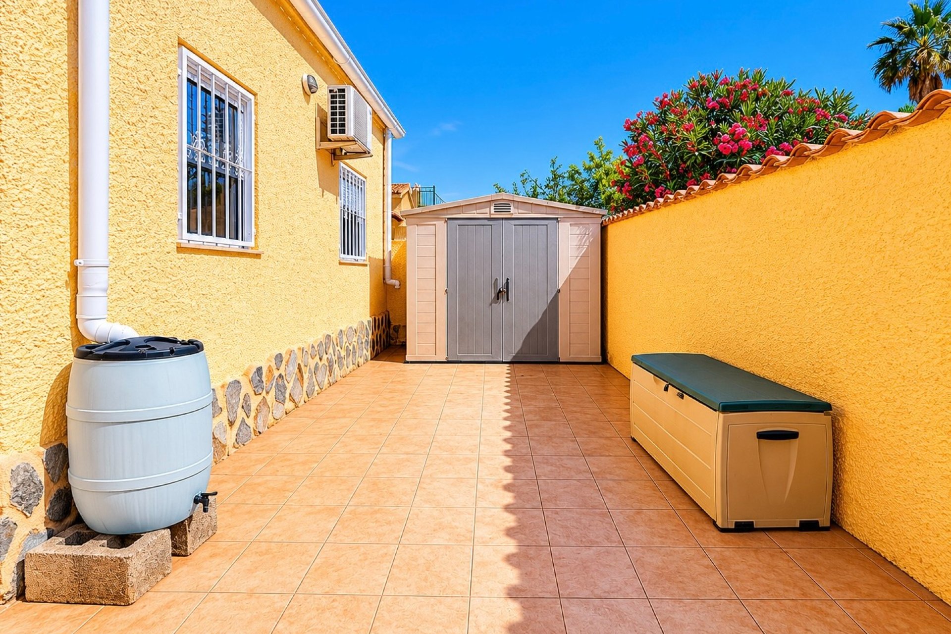 Resale - Detached Villa - La Marina