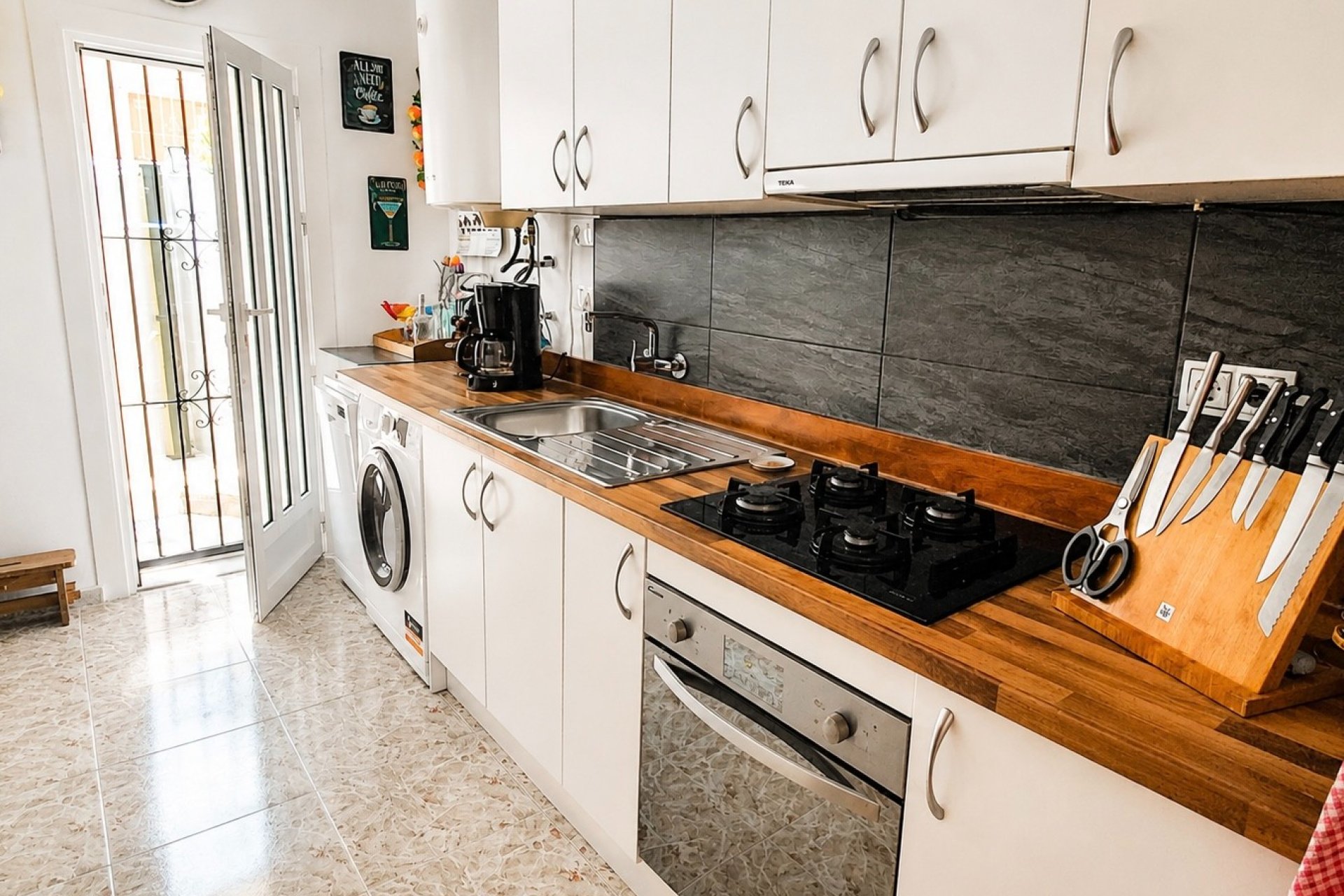 Resale - Detached Villa - La Marina