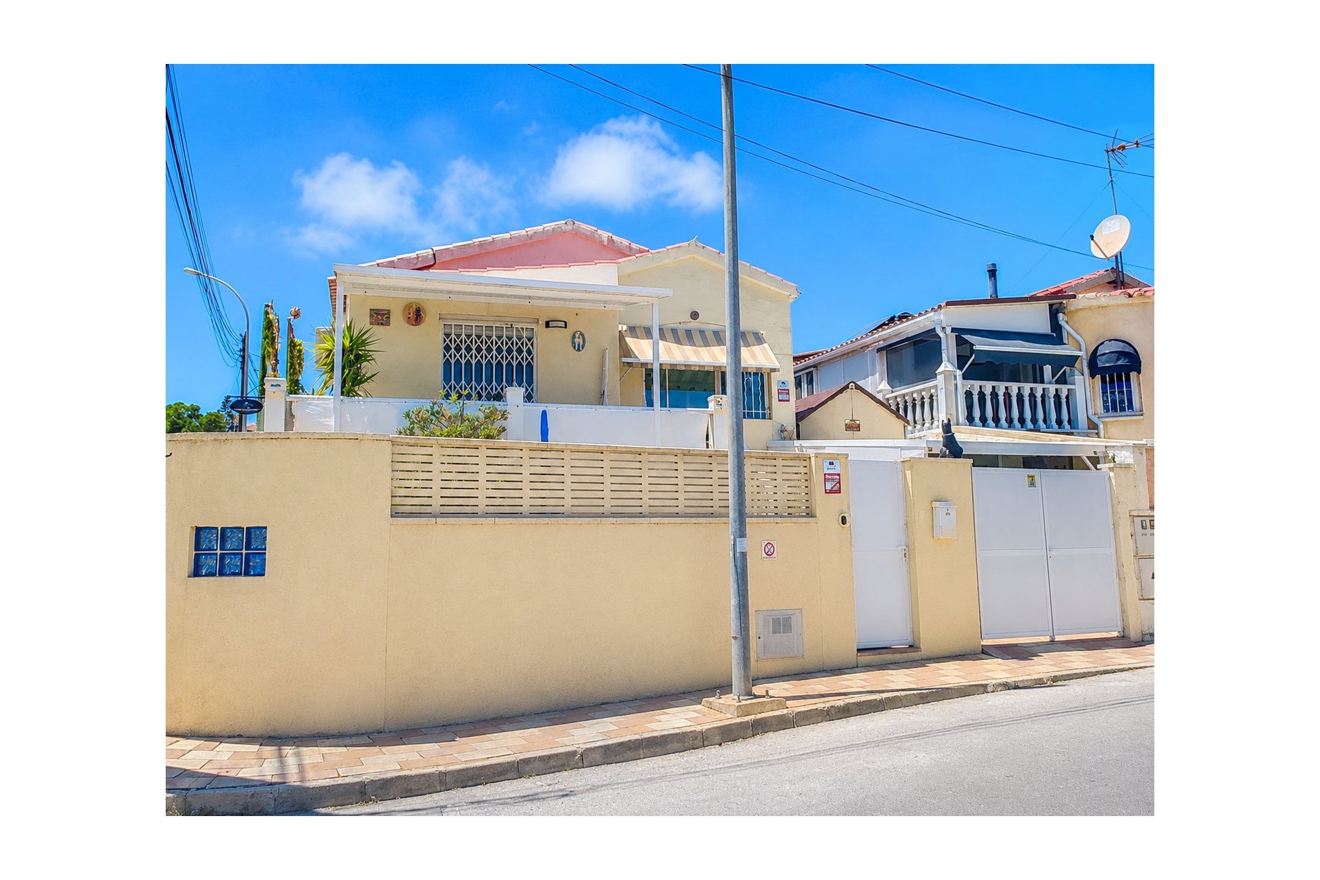 Resale - Detached Villa - La Marina