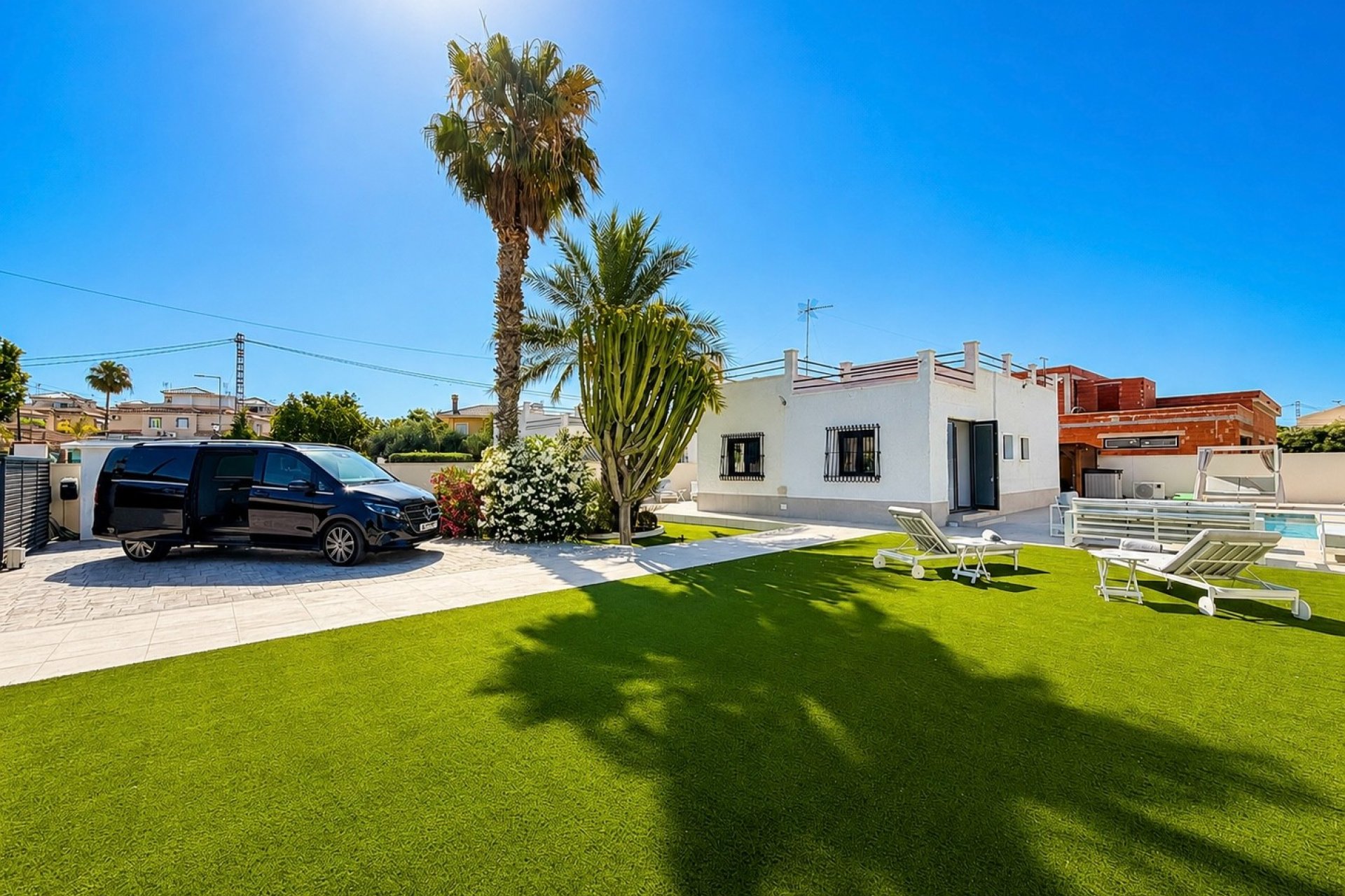 Resale - Detached Villa - La Marina