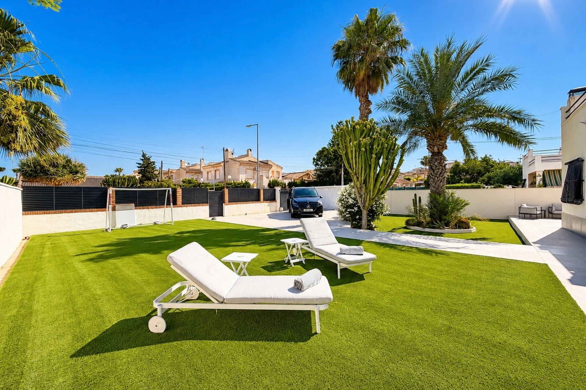 Resale - Detached Villa - La Marina