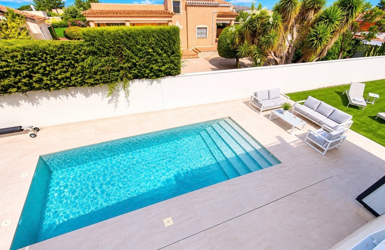 Resale - Detached Villa - La Marina