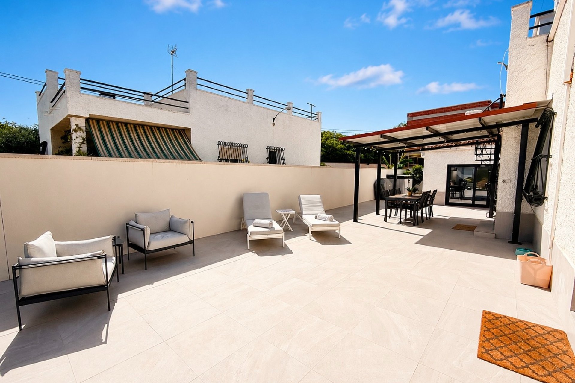 Resale - Detached Villa - La Marina