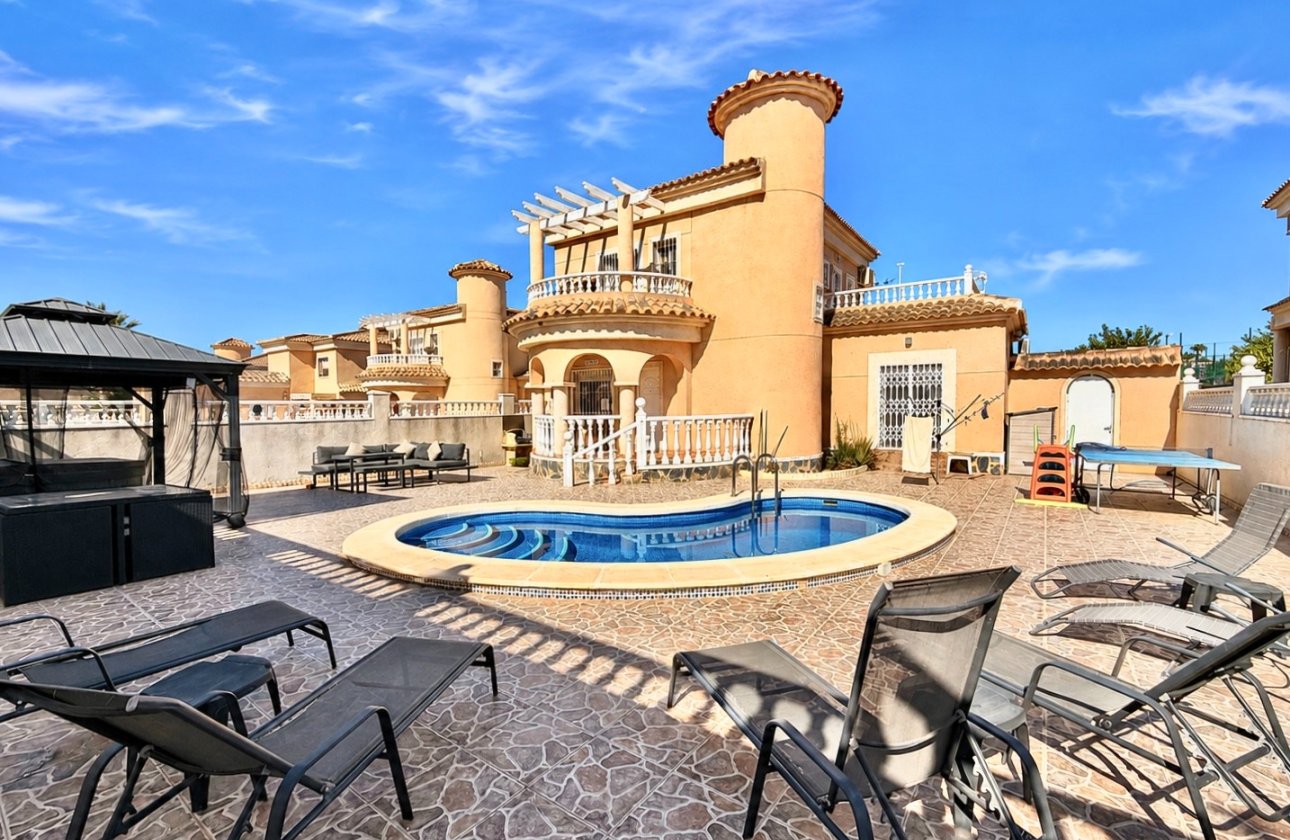 Resale - Detached Villa - La Marina