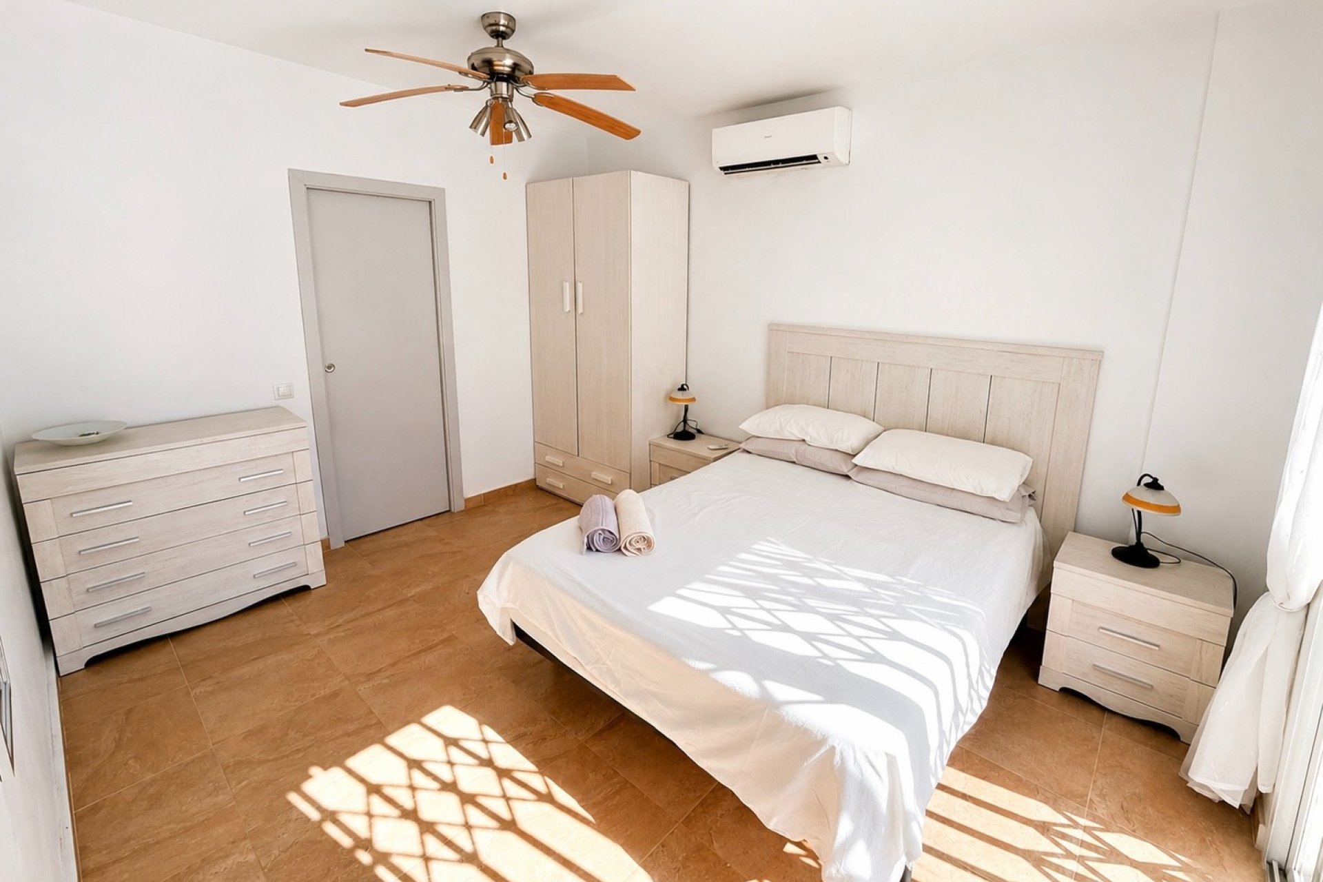 Resale - Detached Villa - La Marina