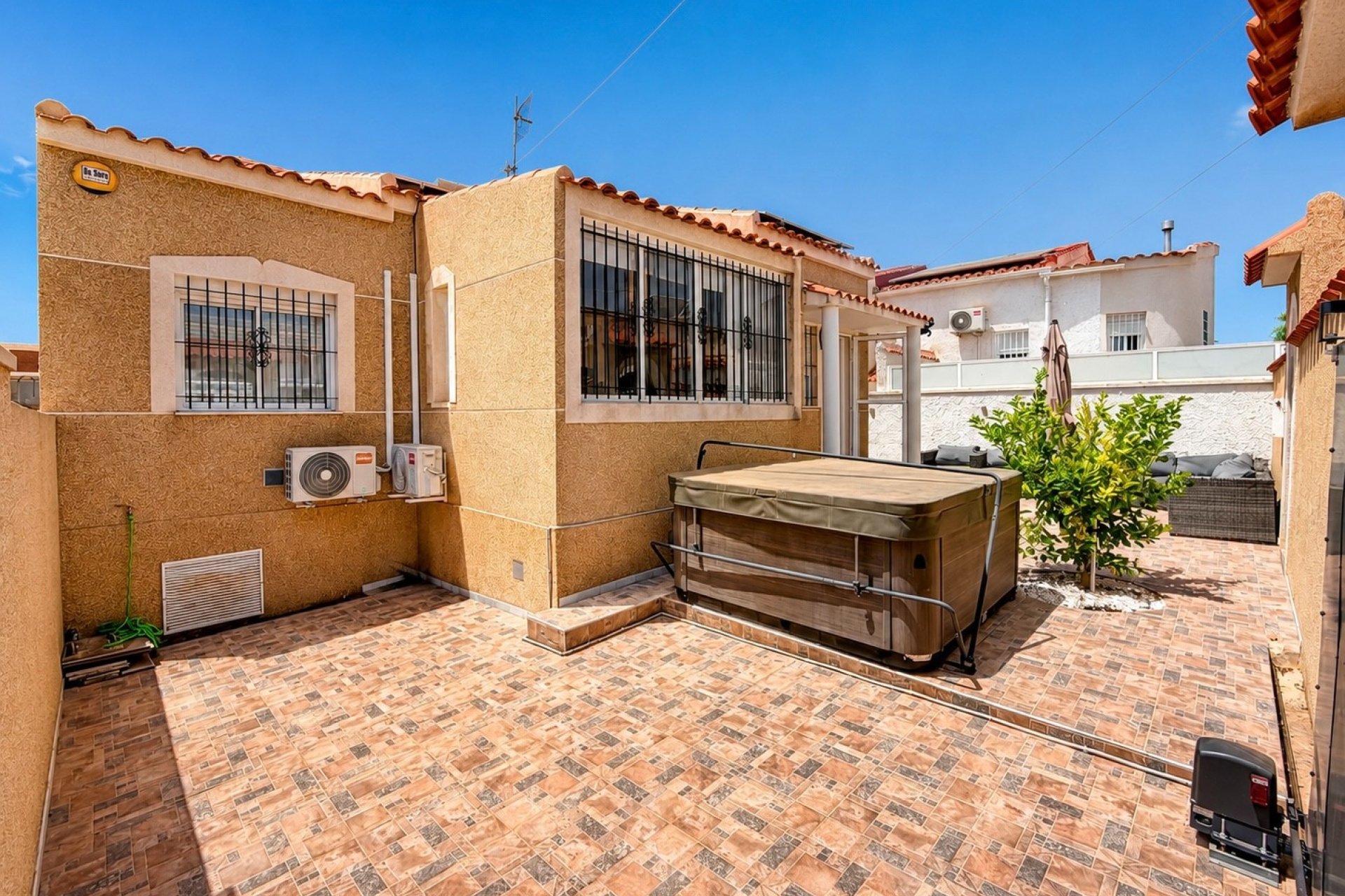 Resale - Detached Villa - La Marina