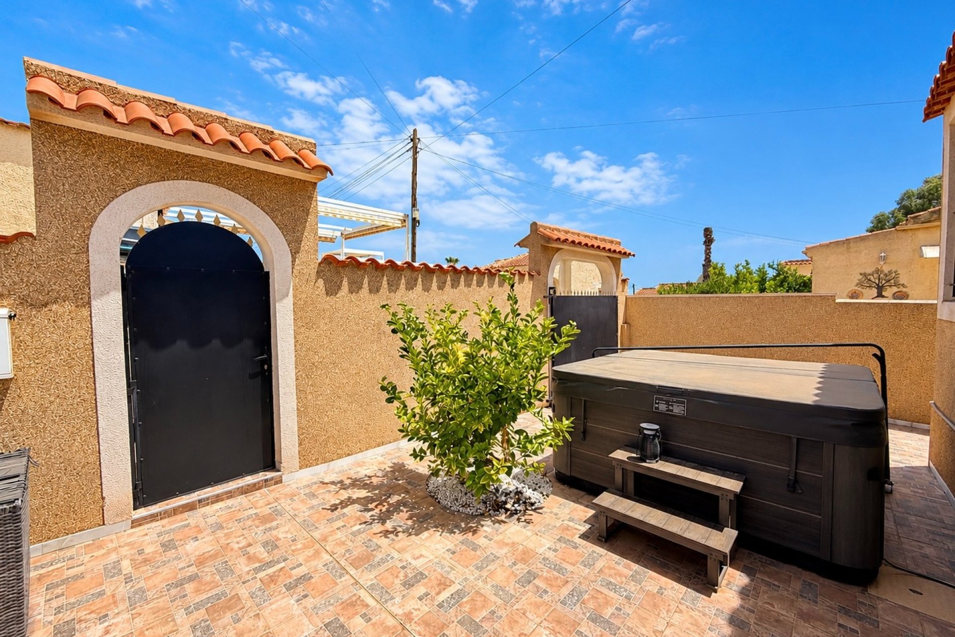 Resale - Detached Villa - La Marina