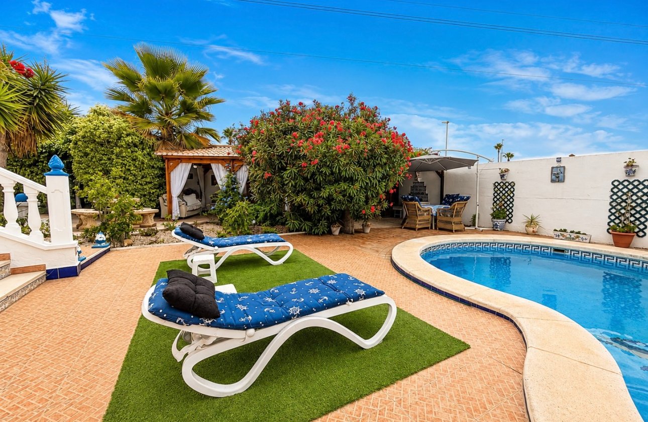 Resale - Detached Villa - La Marina