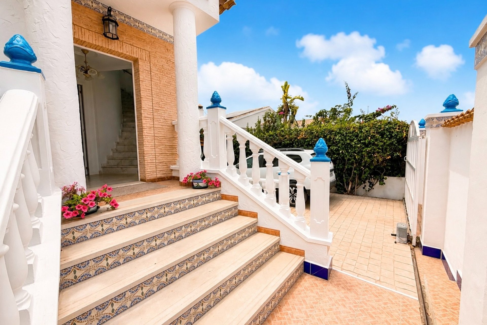 Resale - Detached Villa - La Marina