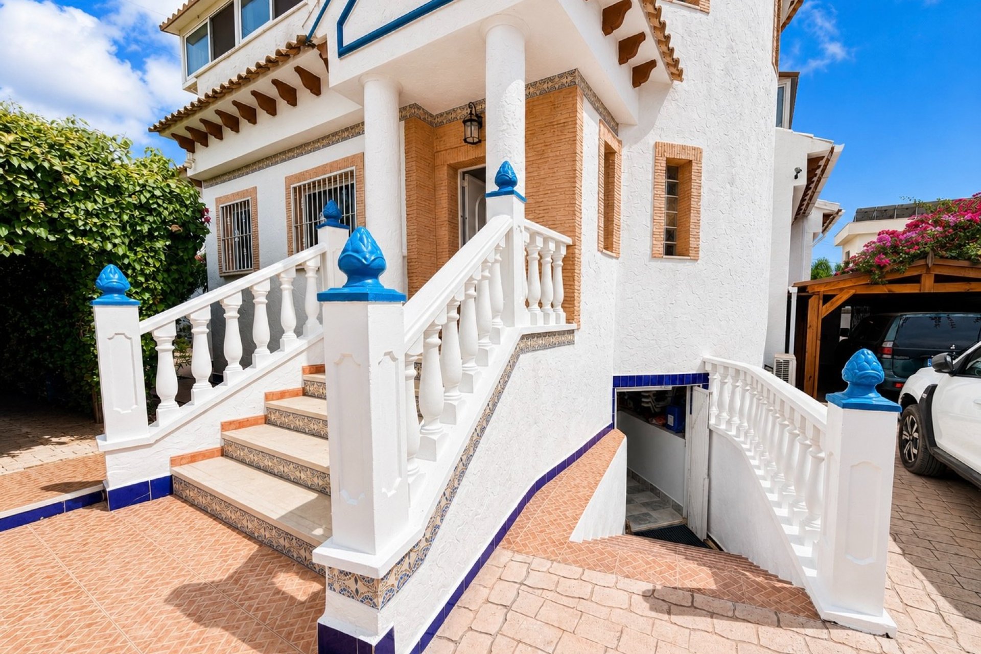 Resale - Detached Villa - La Marina