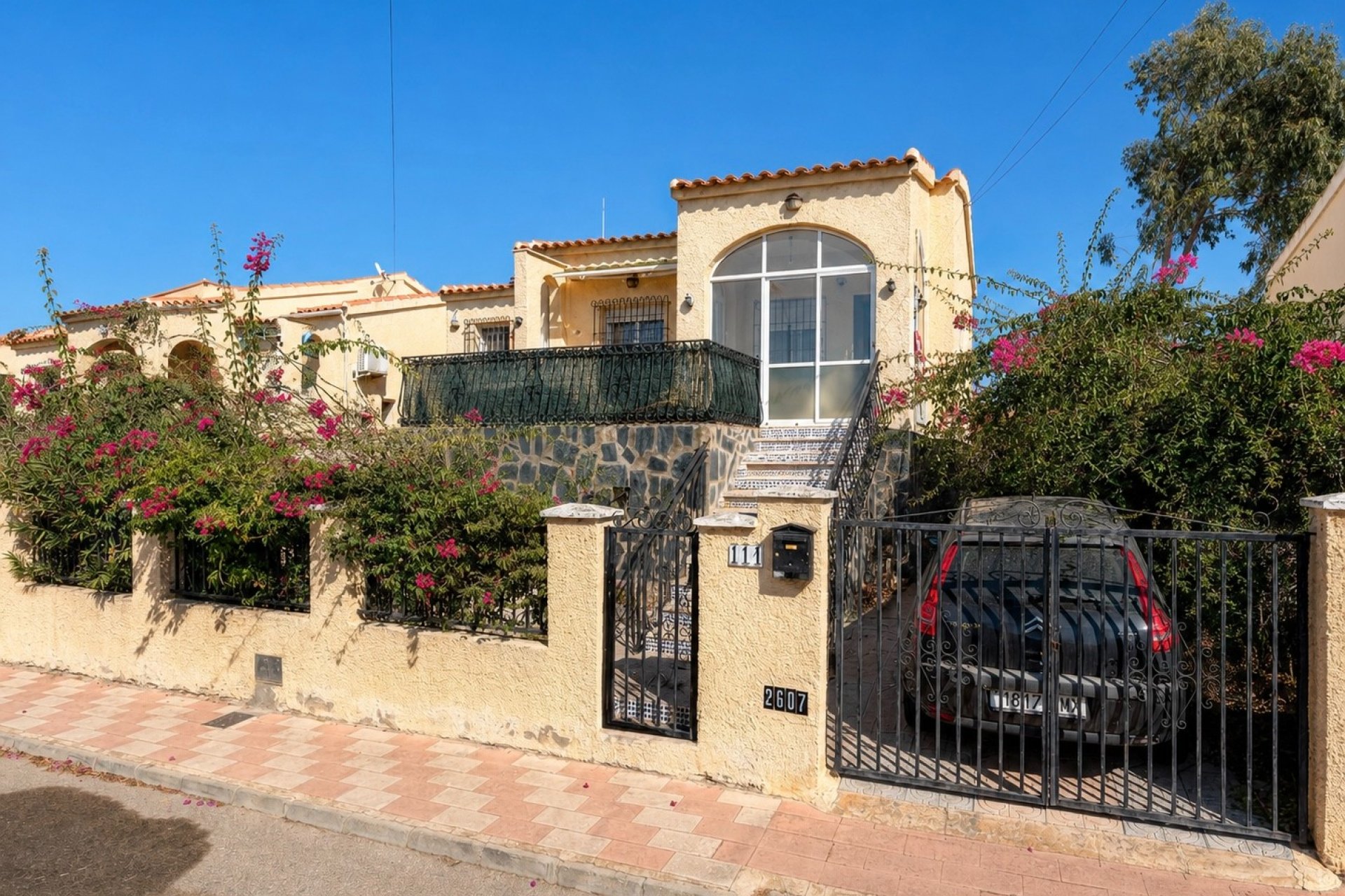 Resale - Detached Villa - La Marina