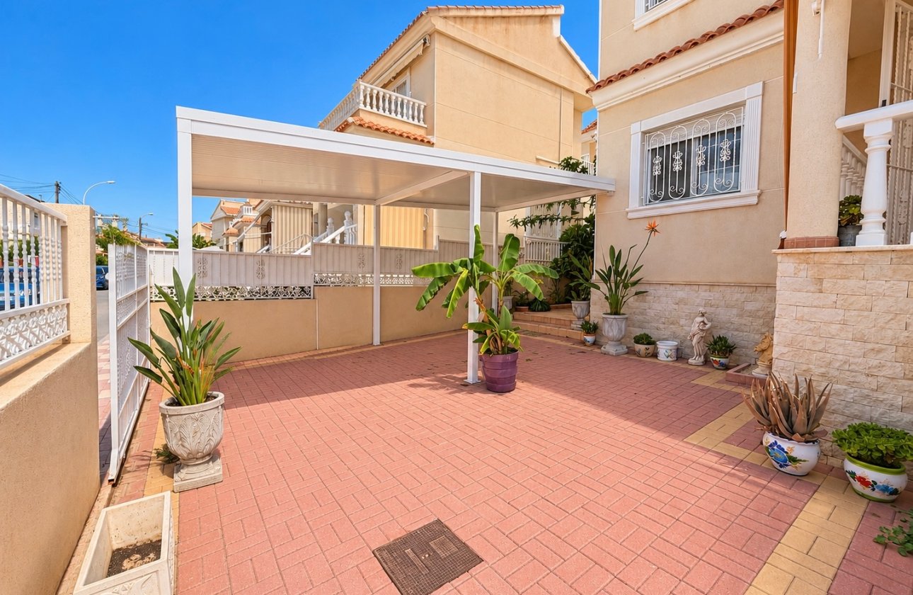 Resale - Detached Villa - La Marina