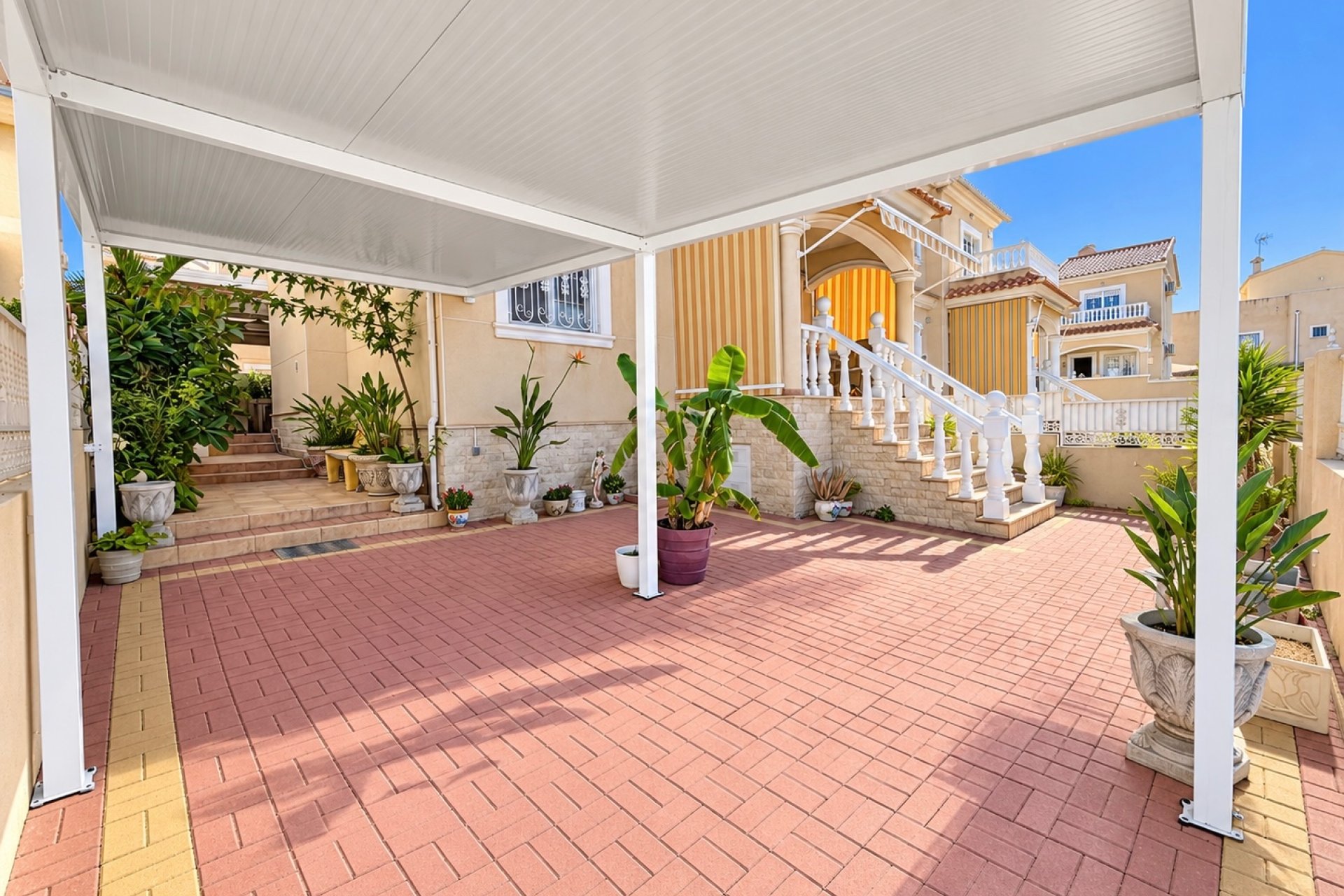 Resale - Detached Villa - La Marina