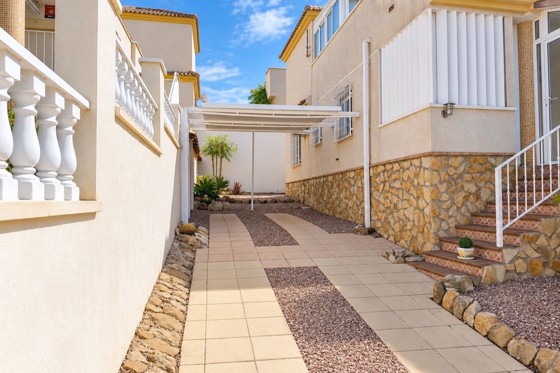 Resale - Detached Villa - La Marina