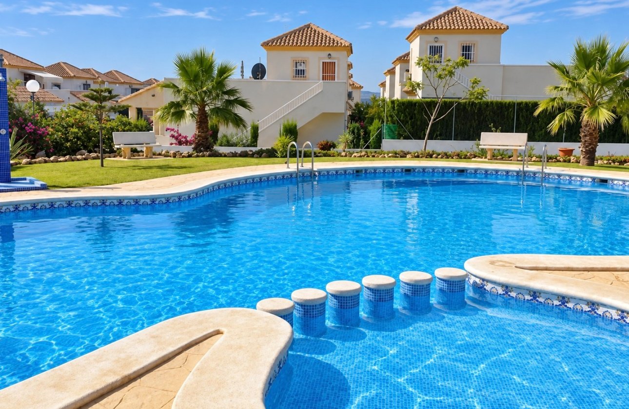 Resale - Detached Villa - La Marina