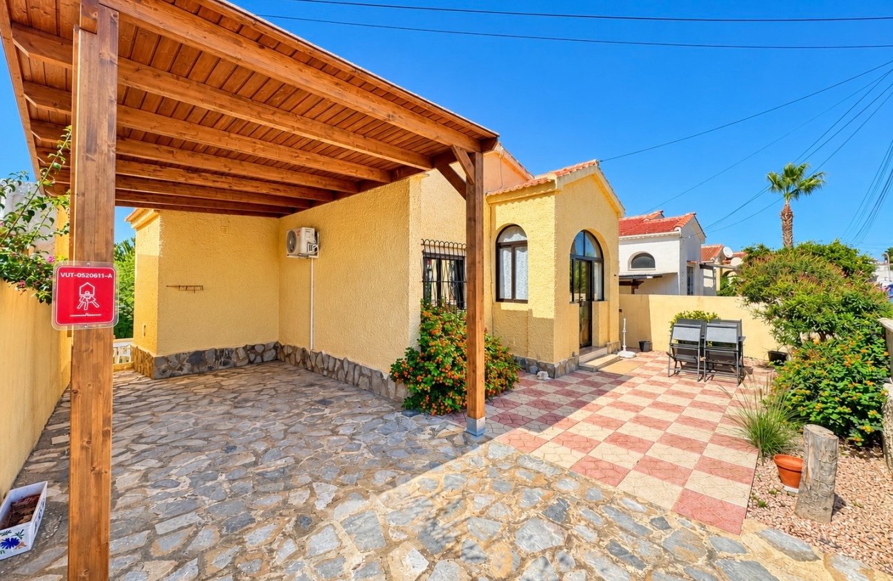 Resale - Detached Villa - La Marina