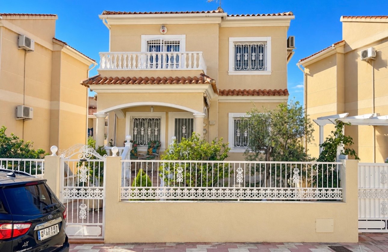 Resale - Detached Villa - La Marina