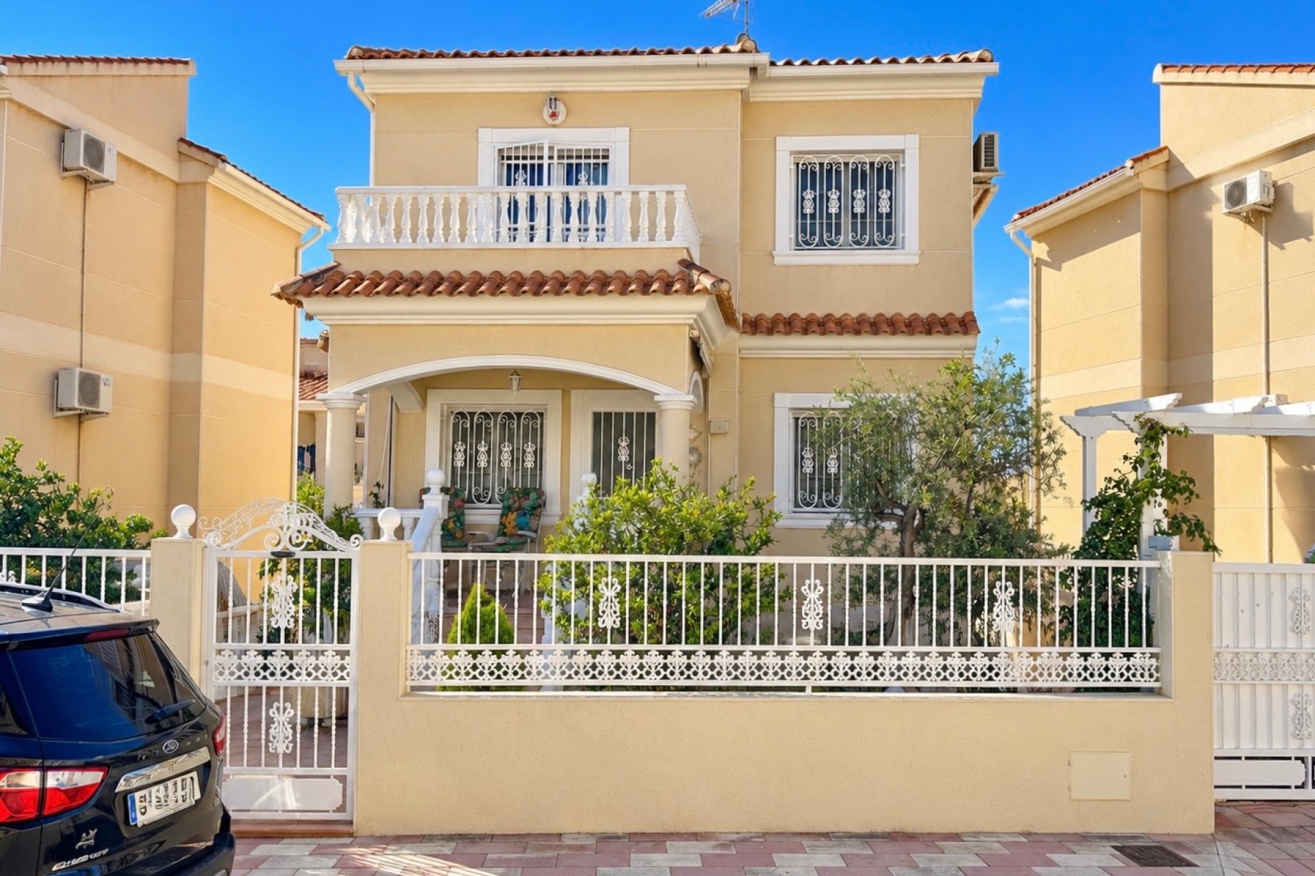 Resale - Detached Villa - La Marina
