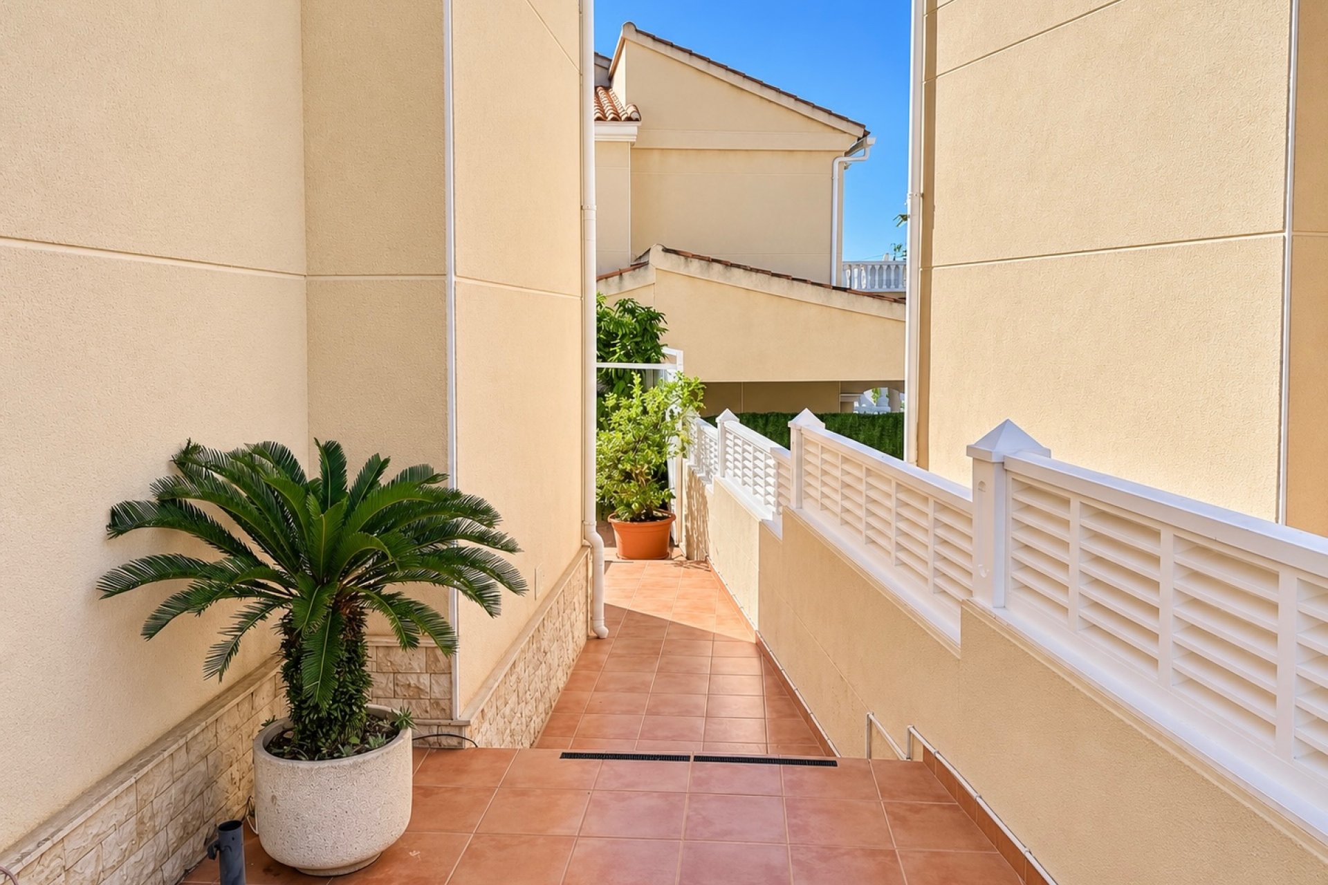 Resale - Detached Villa - La Marina