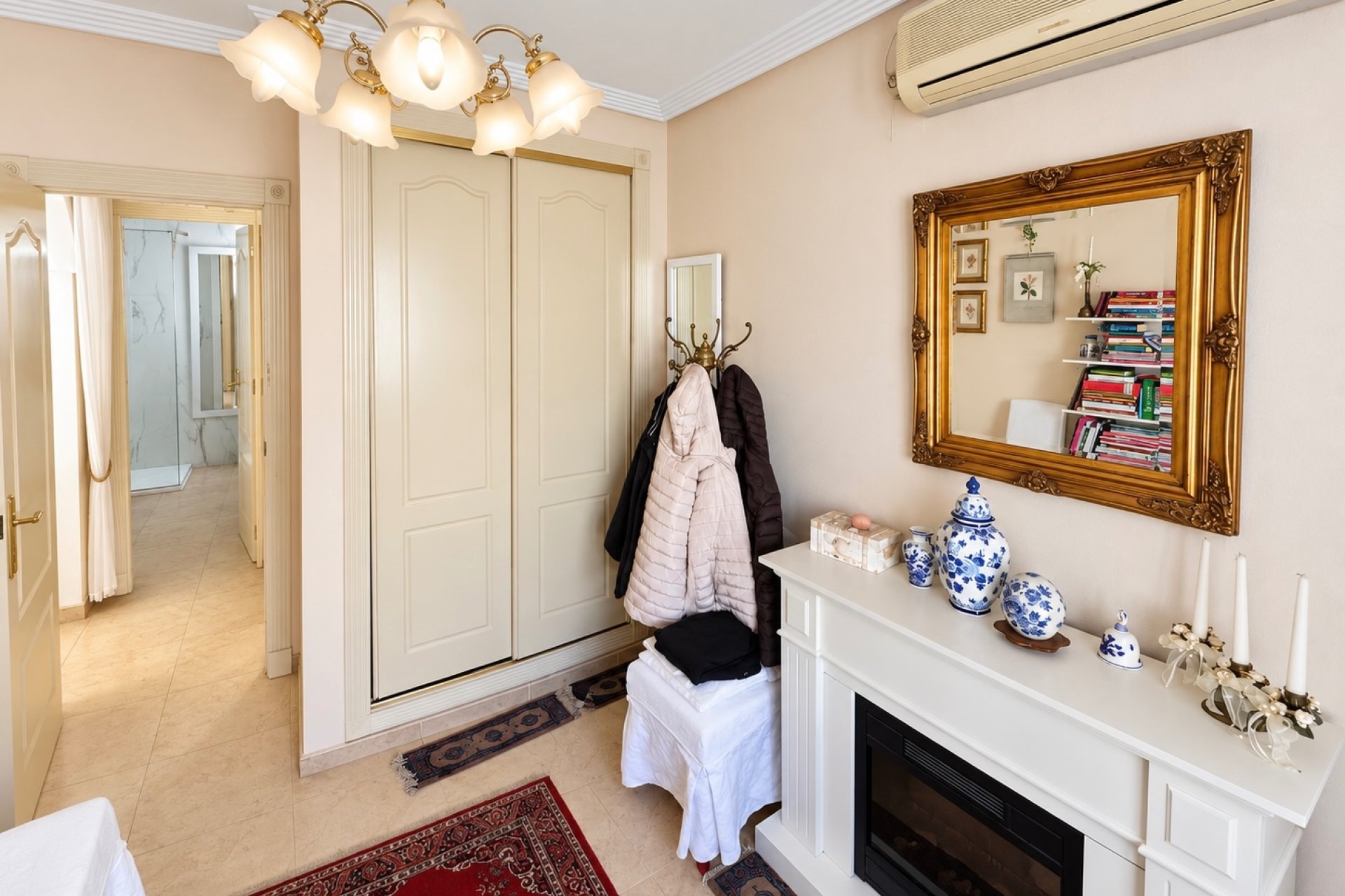 Resale - Detached Villa - La Marina