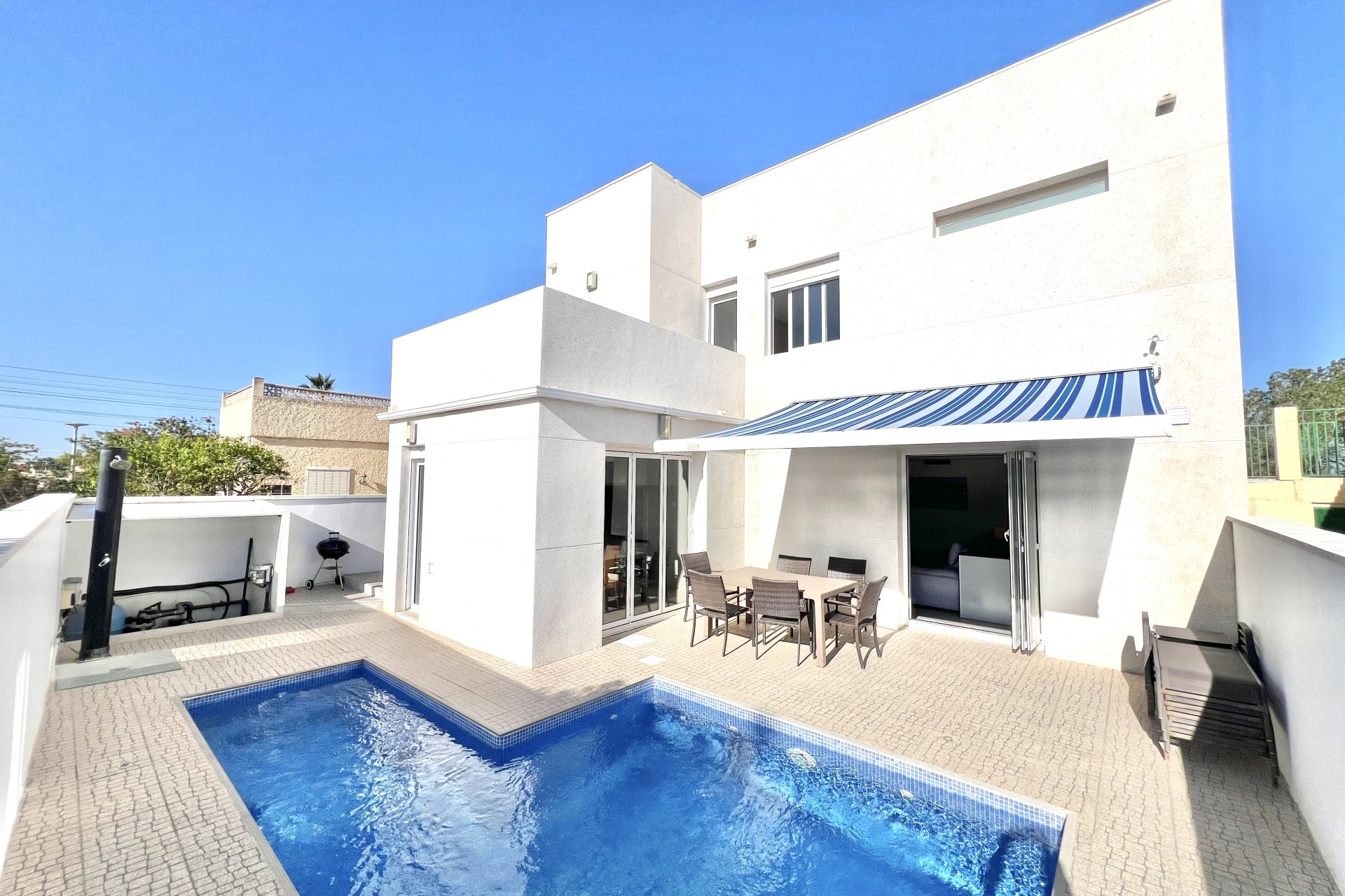 Resale - Detached Villa - La Marina