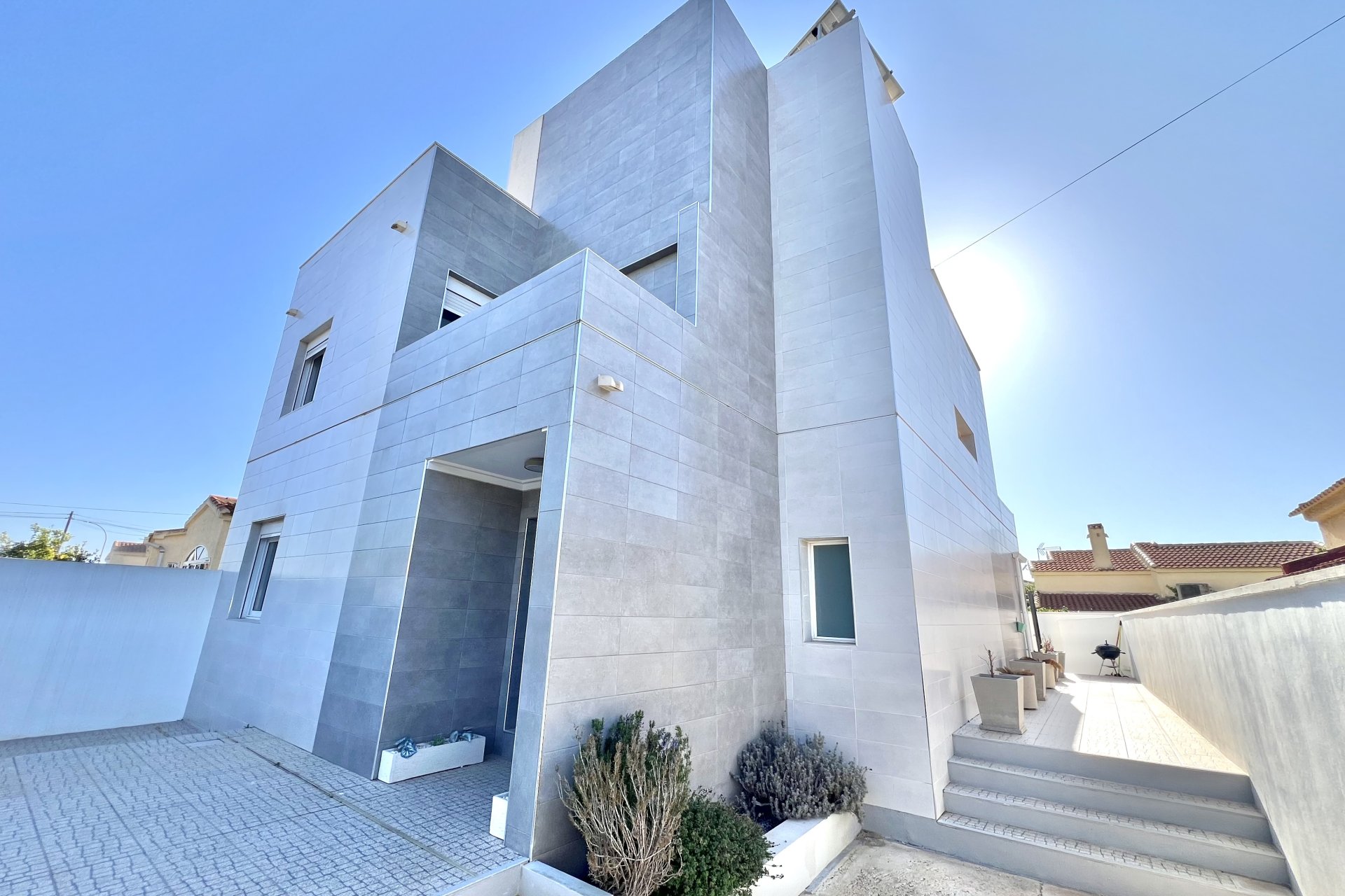 Resale - Detached Villa - La Marina