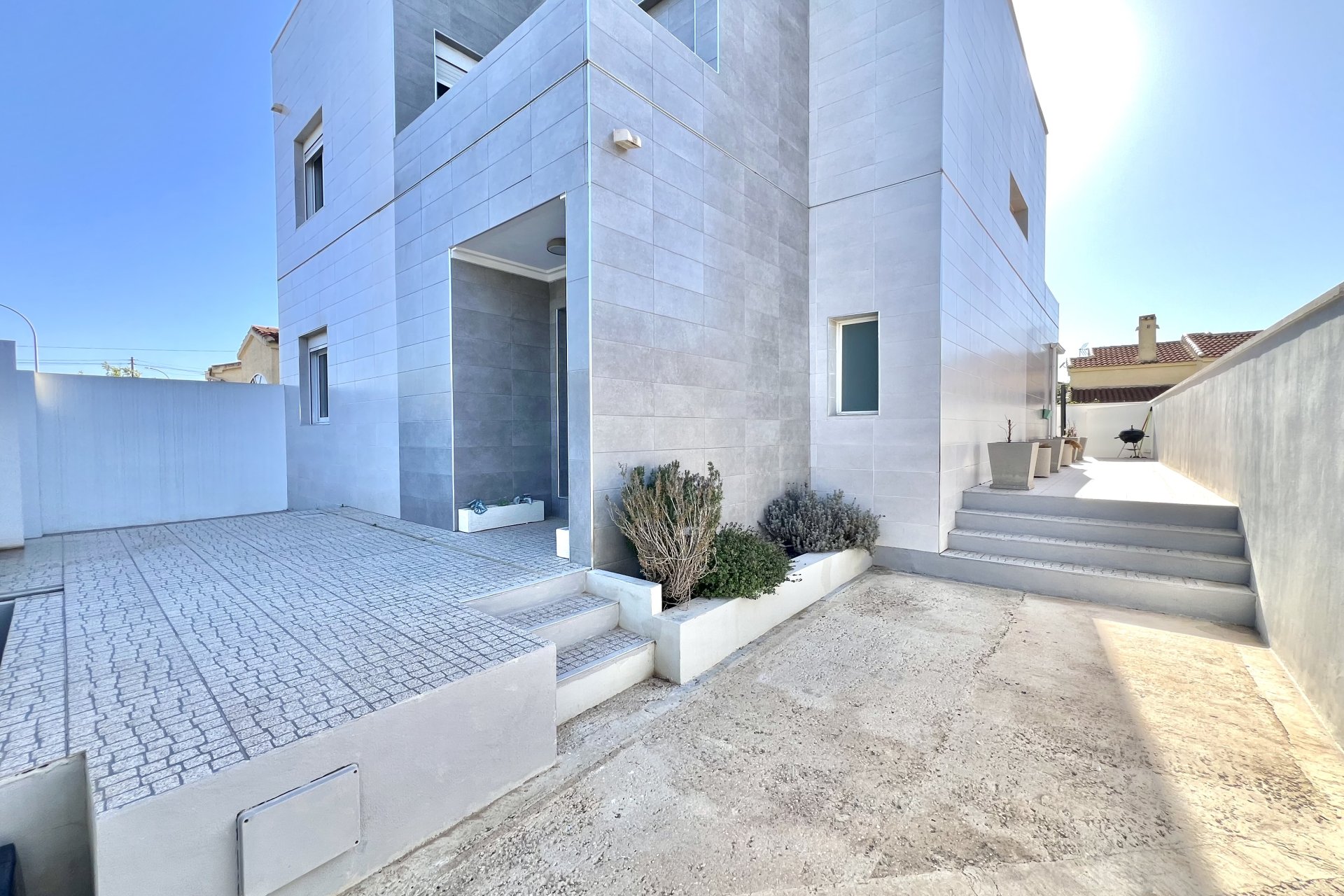 Resale - Detached Villa - La Marina