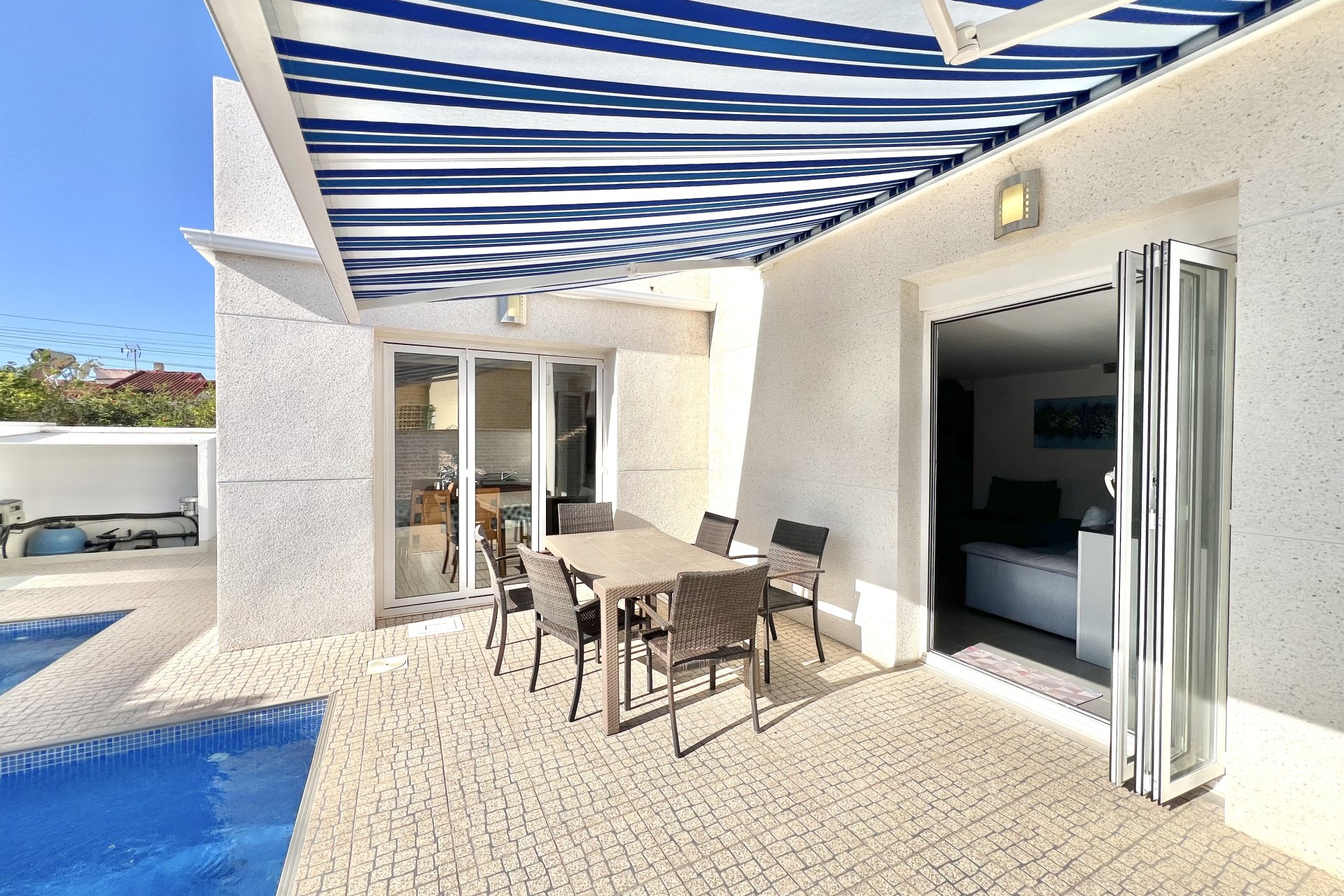 Resale - Detached Villa - La Marina