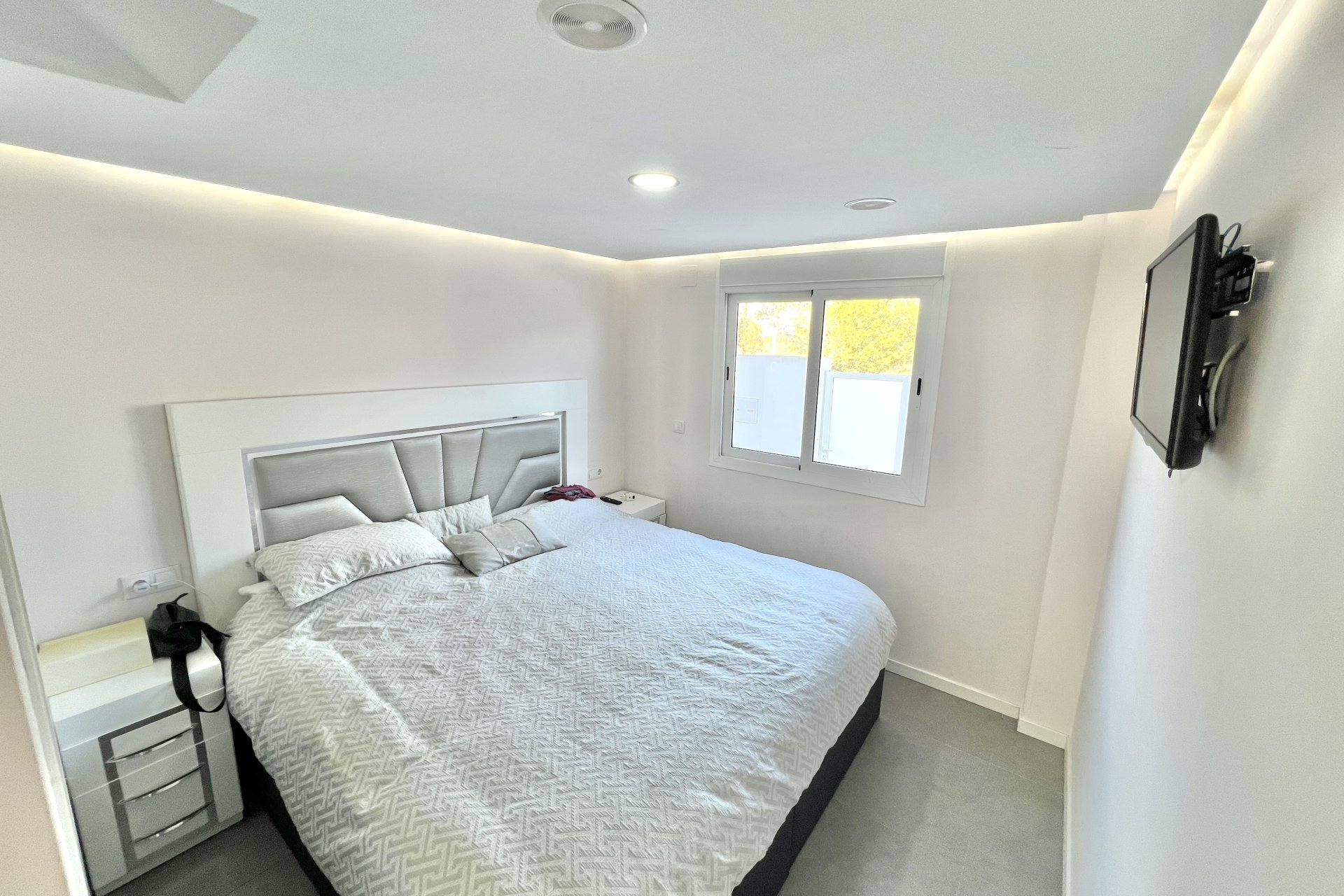 Resale - Detached Villa - La Marina
