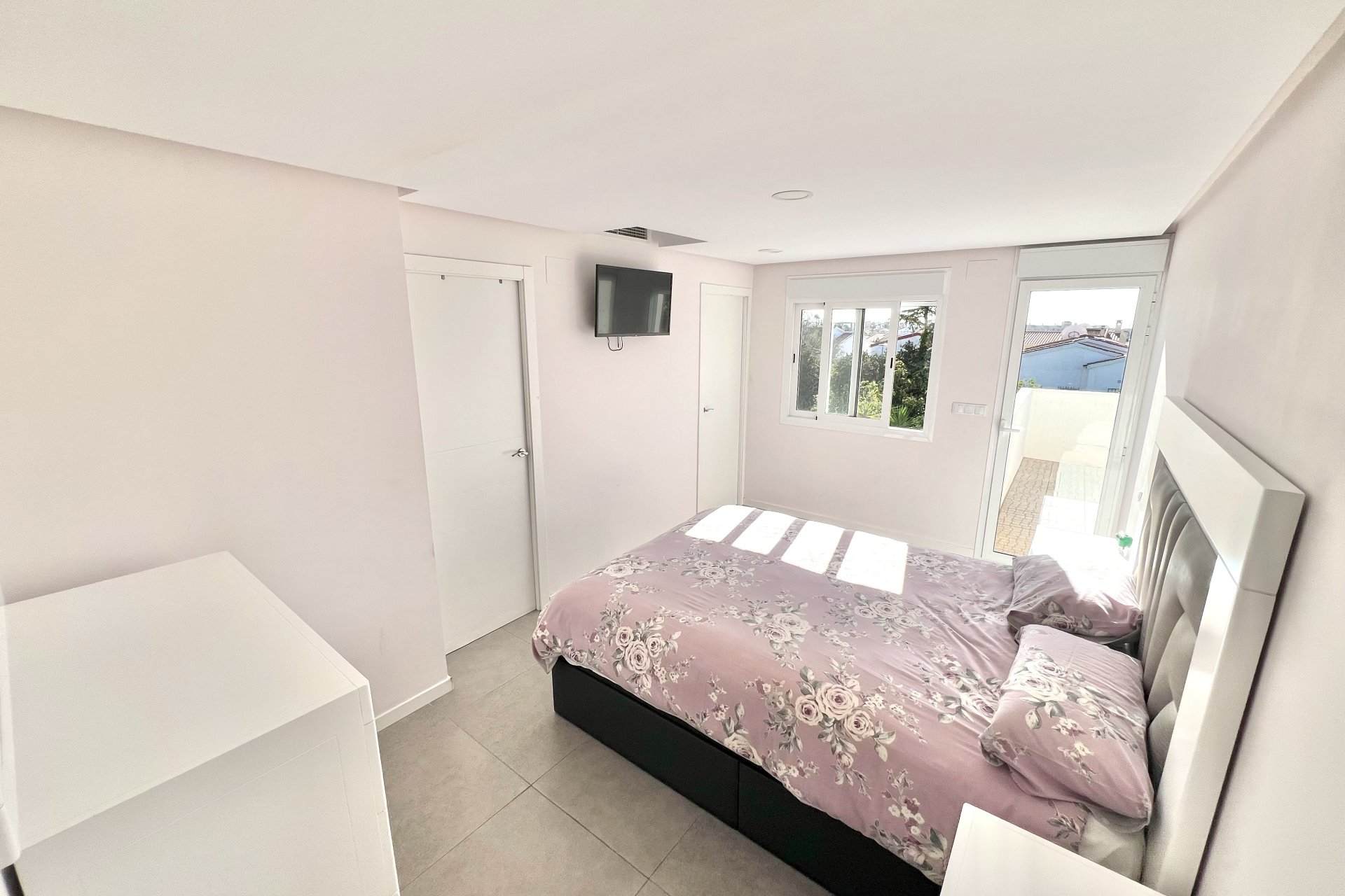 Resale - Detached Villa - La Marina