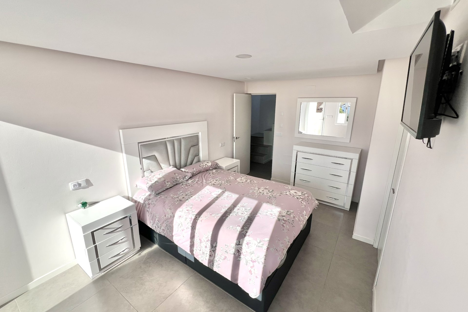 Resale - Detached Villa - La Marina