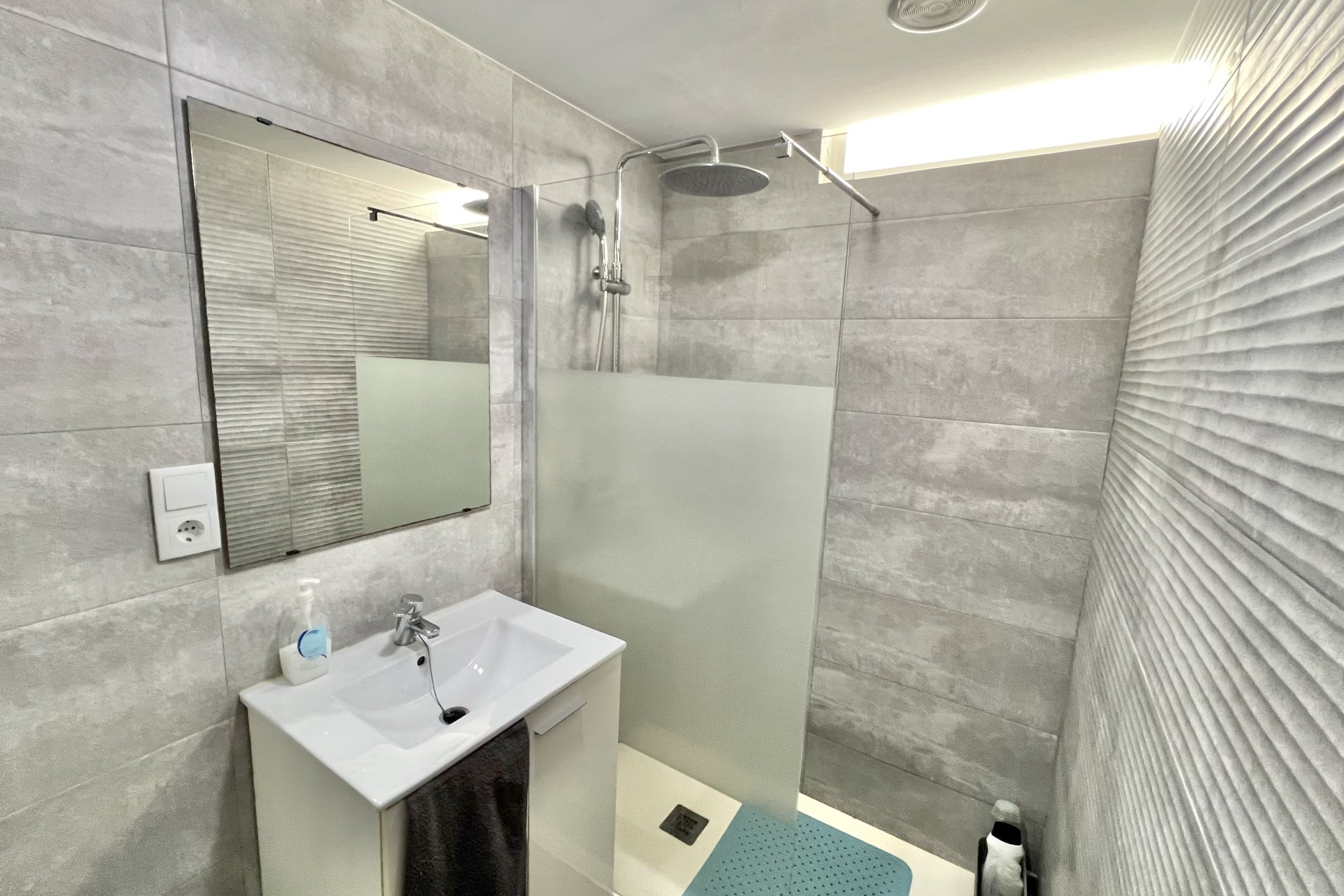 Resale - Detached Villa - La Marina