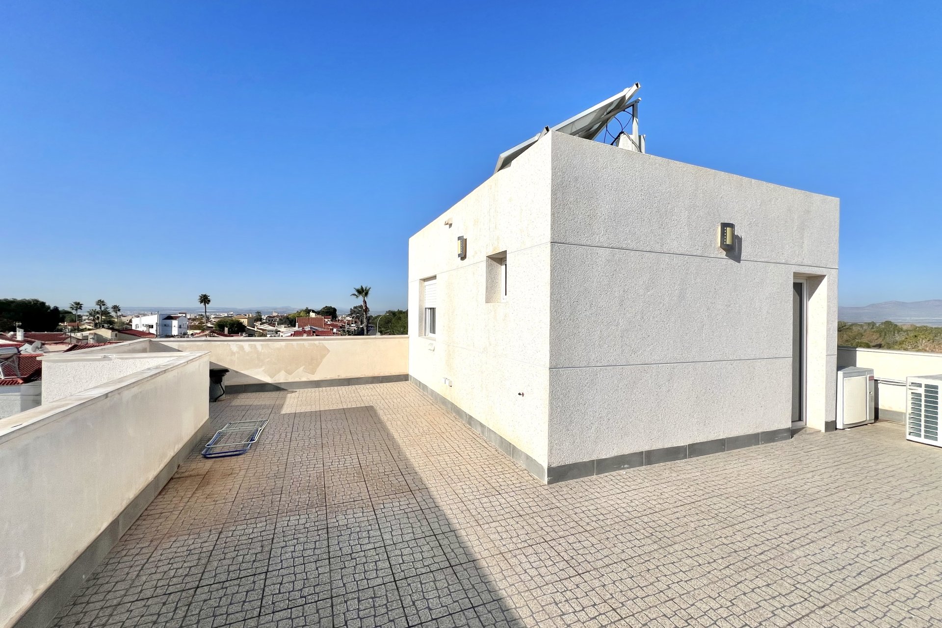 Resale - Detached Villa - La Marina