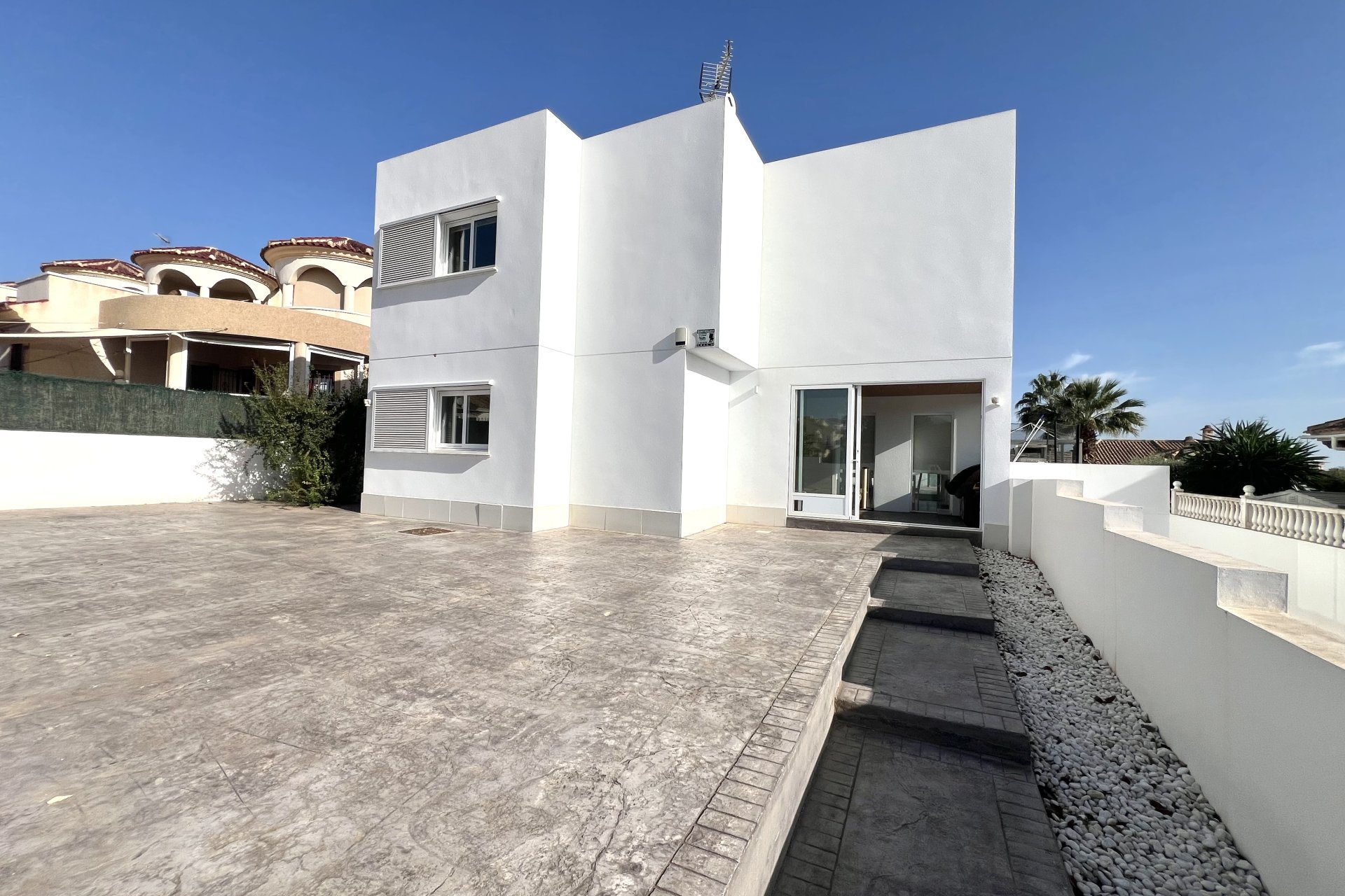 Resale - Detached Villa - La Marina