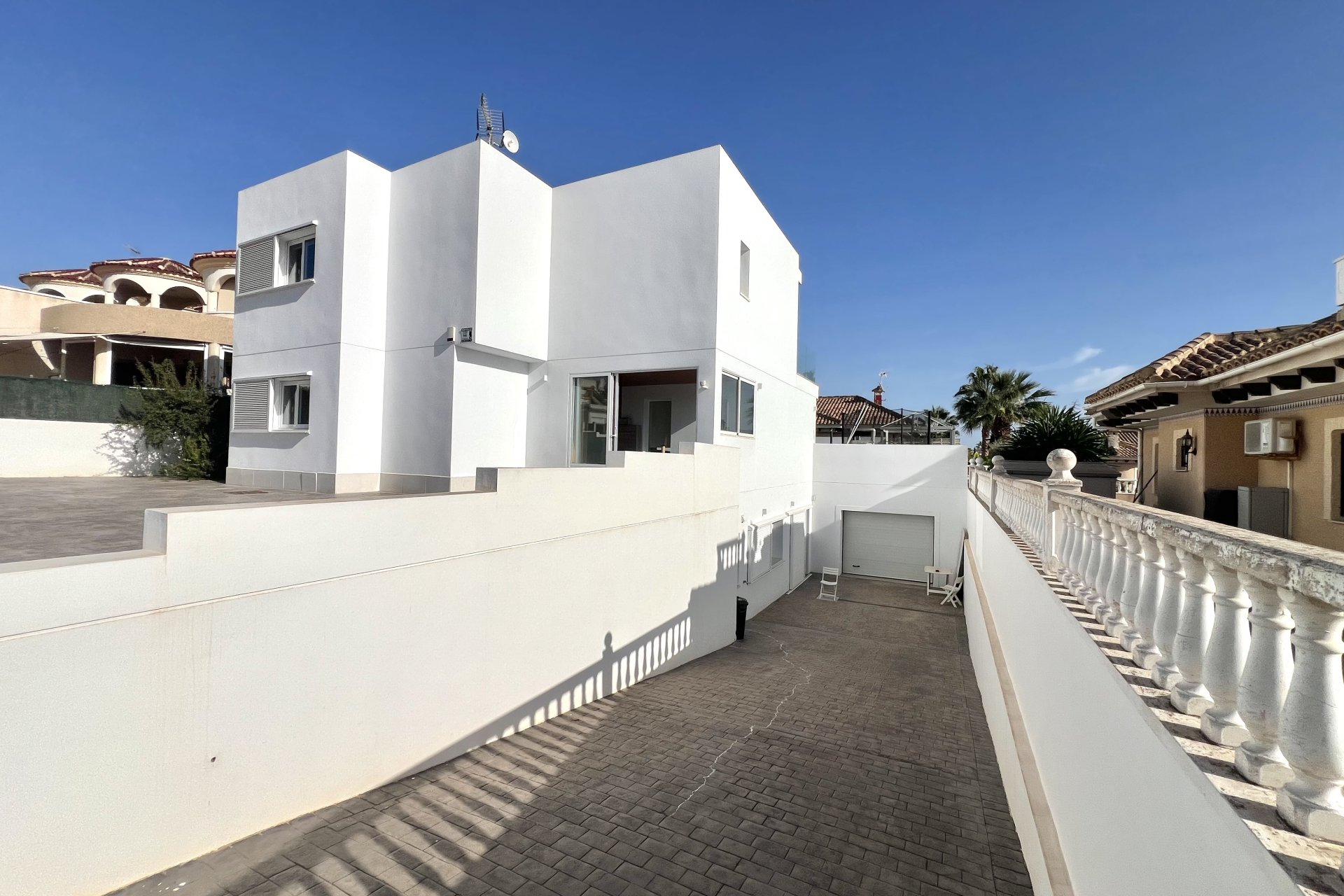 Resale - Detached Villa - La Marina